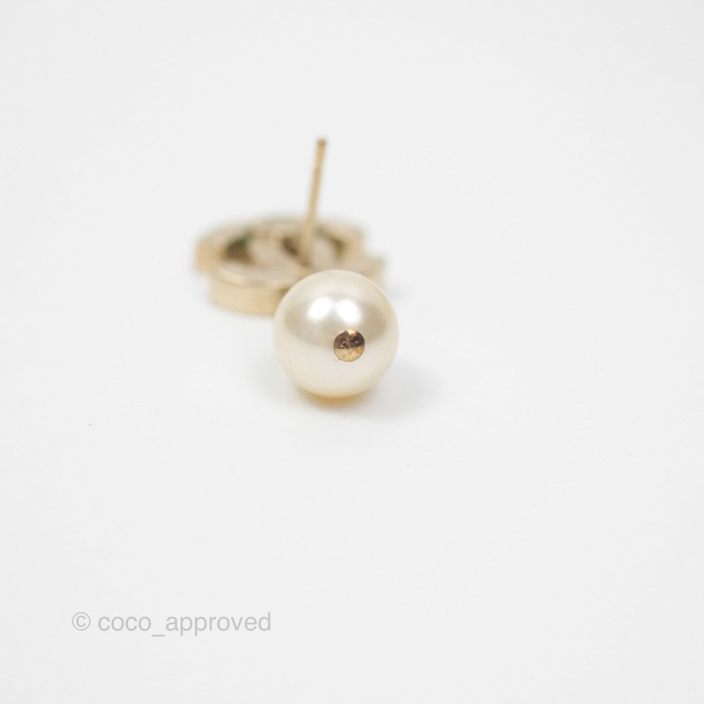 Chanel CC Pearl Drop Earrings Gold Tone 12W