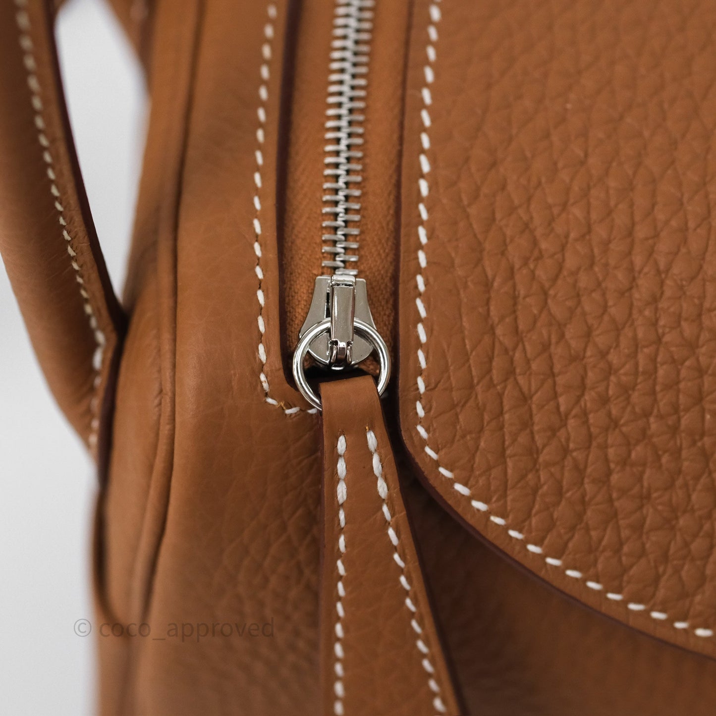 Hermès Mini Lindy II 20 Gold 37 Clemence Gold Hardware