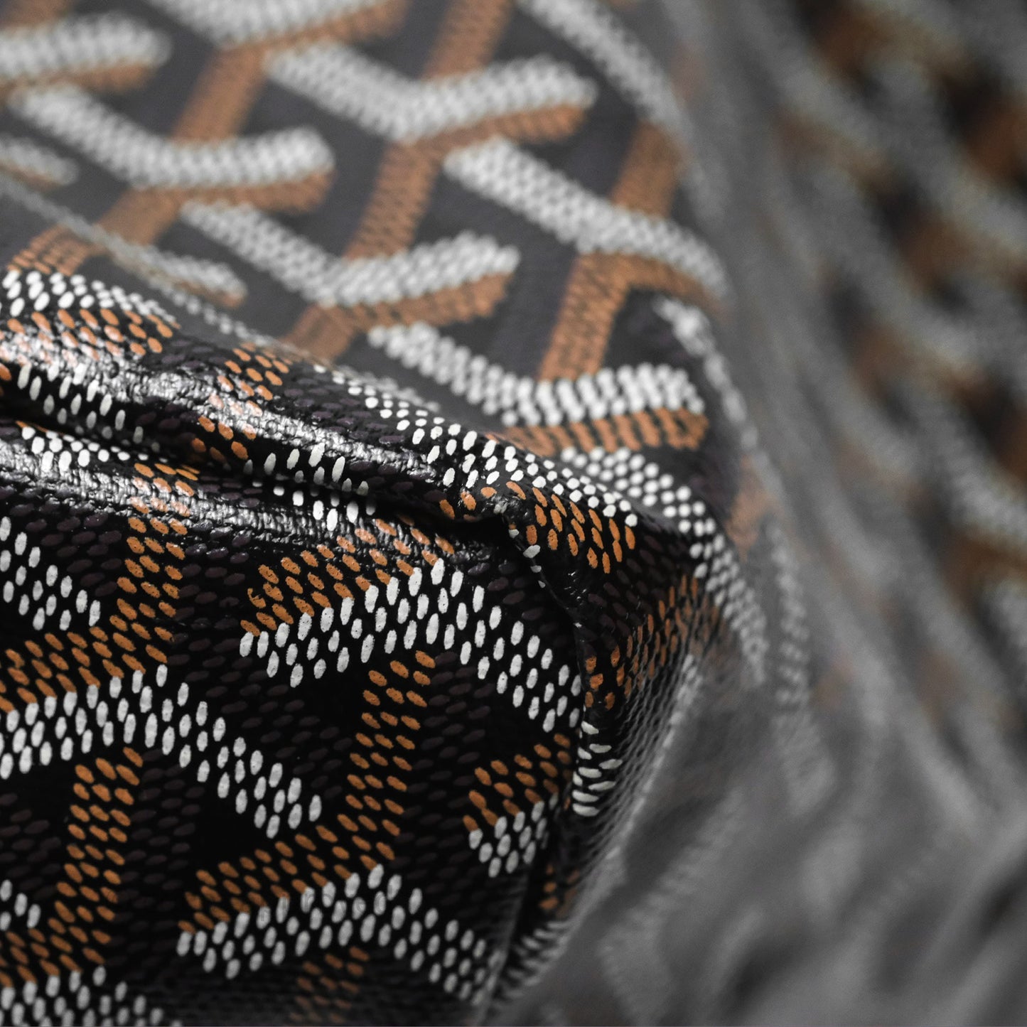 Goyard Saint Louis Tote PM⁣⁣⁣⁣⁣⁣⁣⁣⁣⁣⁣⁣⁣⁣⁣⁣⁣⁣⁣⁣ Black/Tan