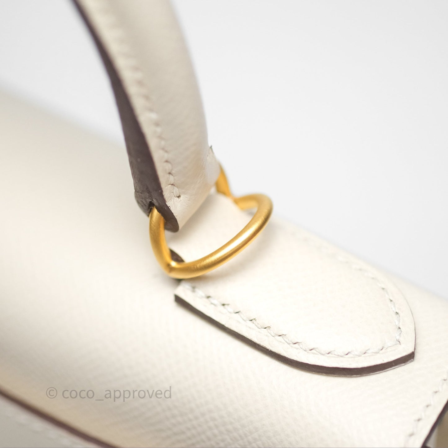 Hermès HSS Sellier Kelly 28 Craie 10 / Amber 9D Epsom Brushed Gold Hardware