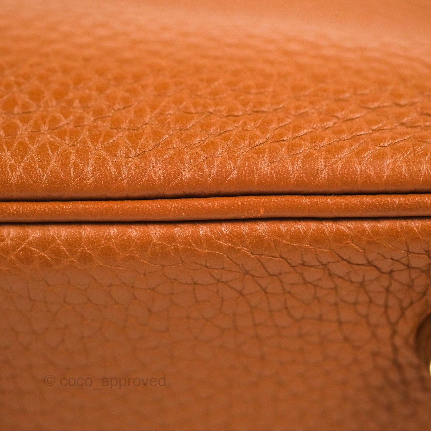 Hermès Lindy 26 Gold Taurillon Clemence Gold Hardware