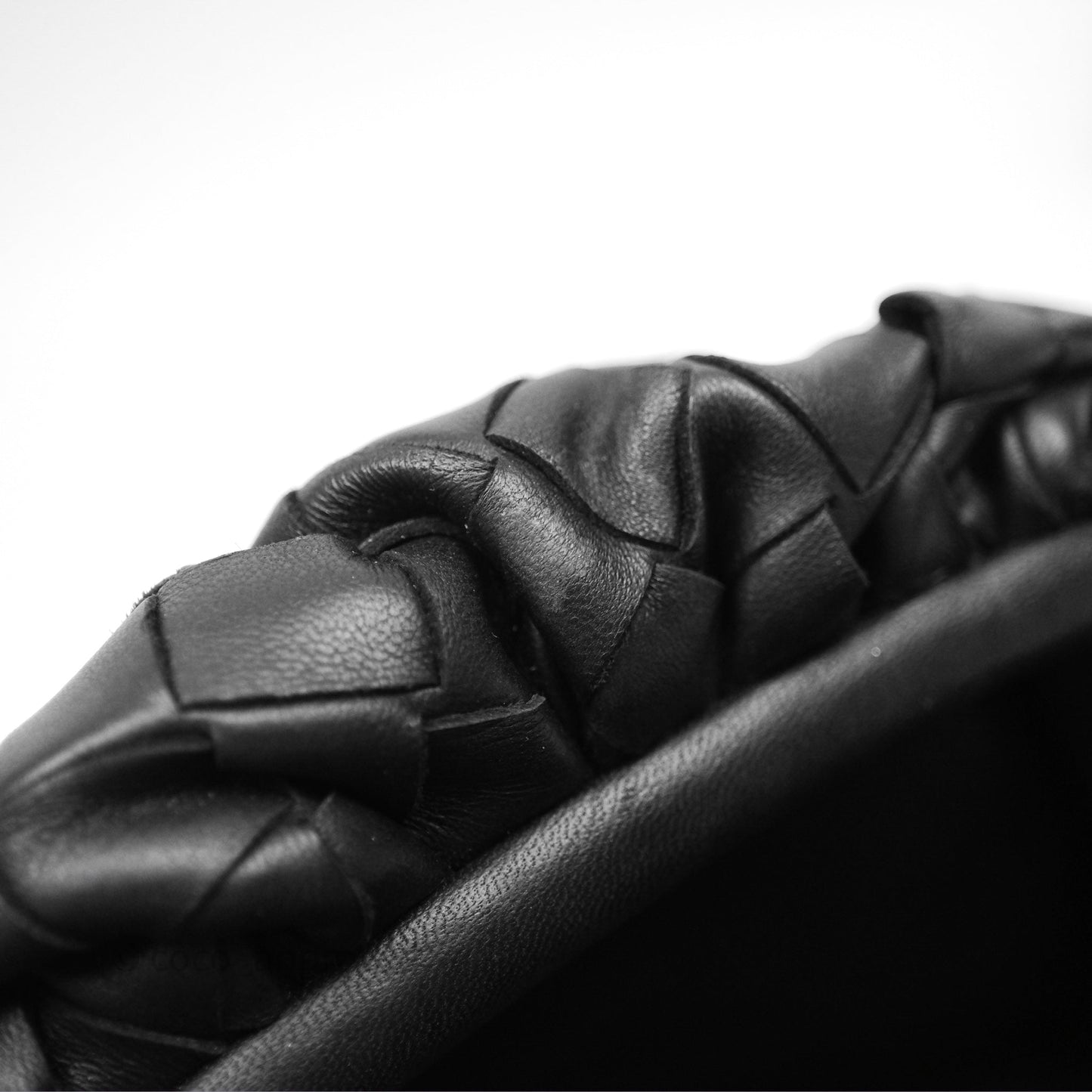 Bottega Veneta Mini Pouch Black Intrecciato Calfskin