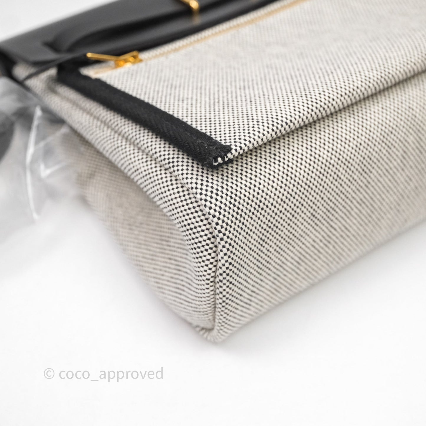 Hermès Herbag Zip 20 Mini Ecru-Noir Canvas Gold Hardware