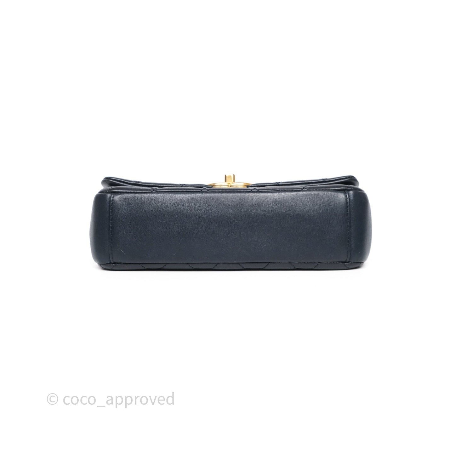 Chanel Quilted Entwined Chain Bag Navy Lambskin Aged Gold Hardware 21P
