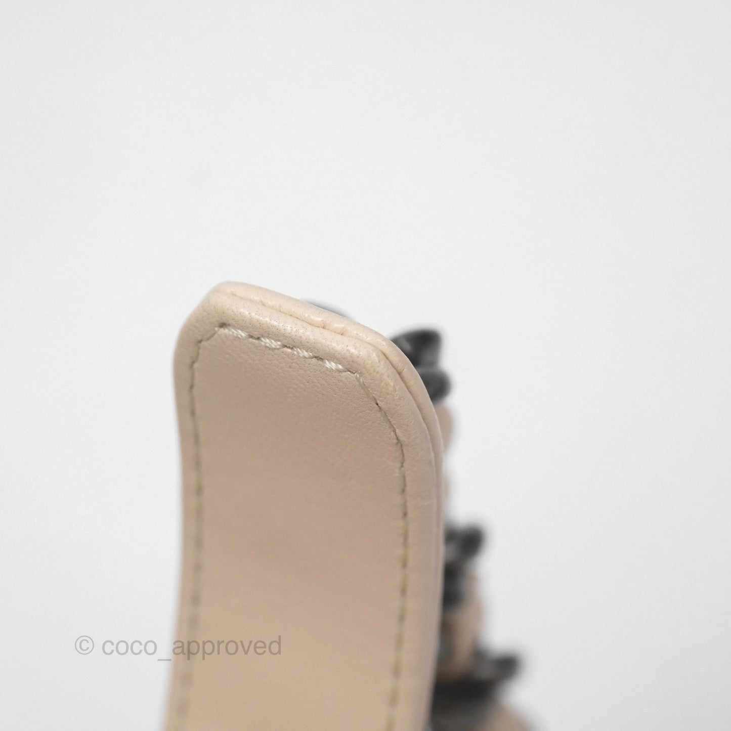 Chanel 19 Small Tweed Oreo Cream Mixed Hardware
