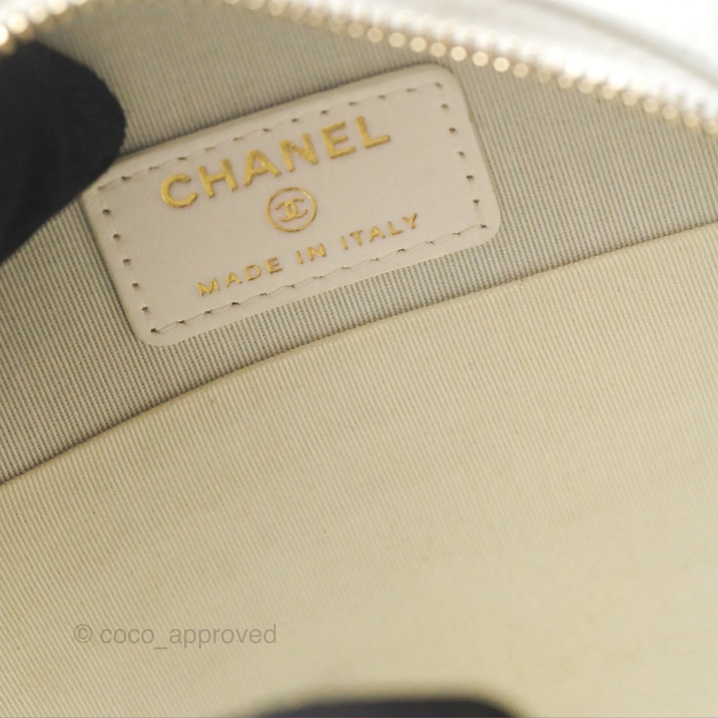 Chanel 19 Round Clutch With Chain White Glazed Calfskin Mixed Hardware