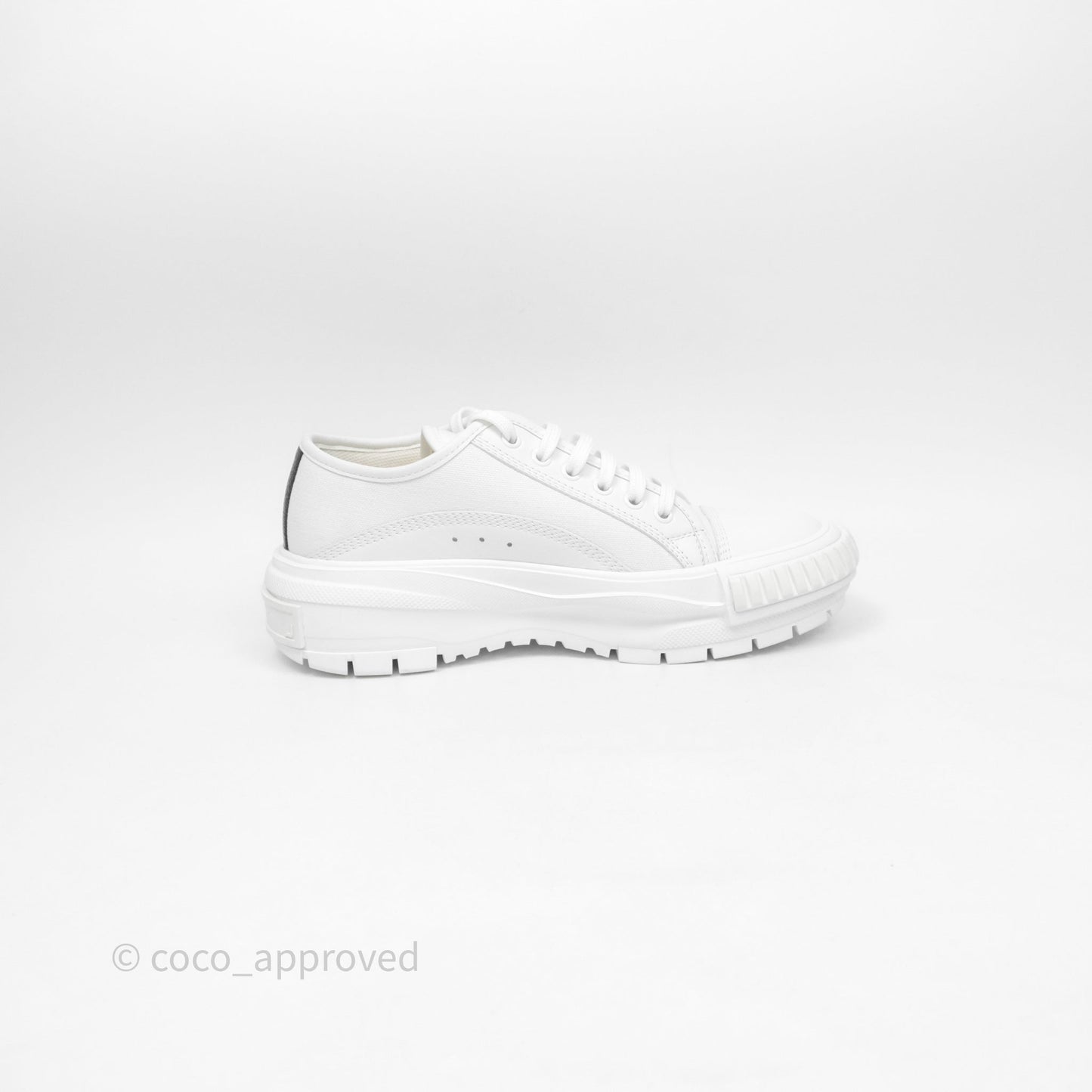 Louis Vuitton Logo Blanc Sneakers Size 38