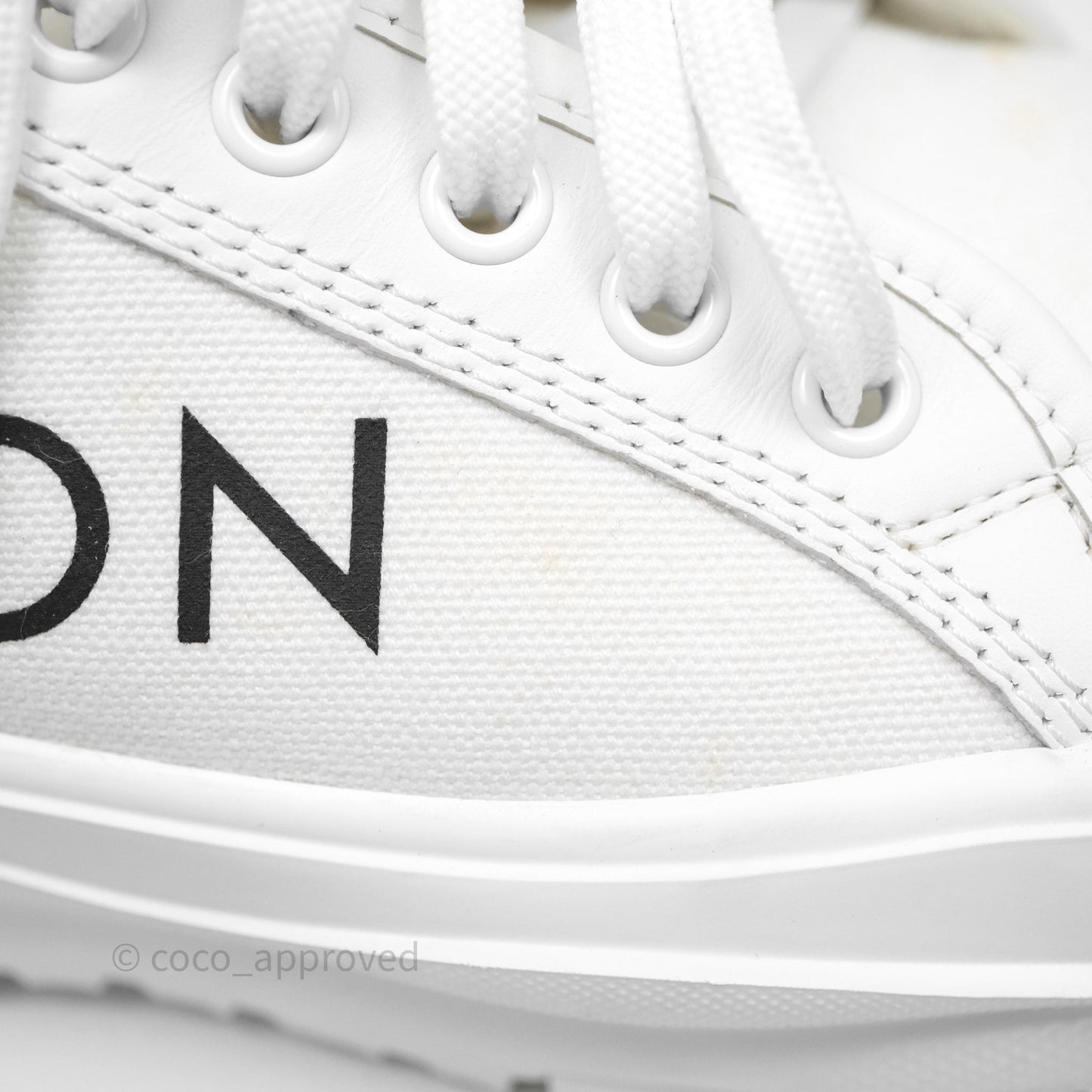 Louis Vuitton Logo Blanc Sneakers Size 38