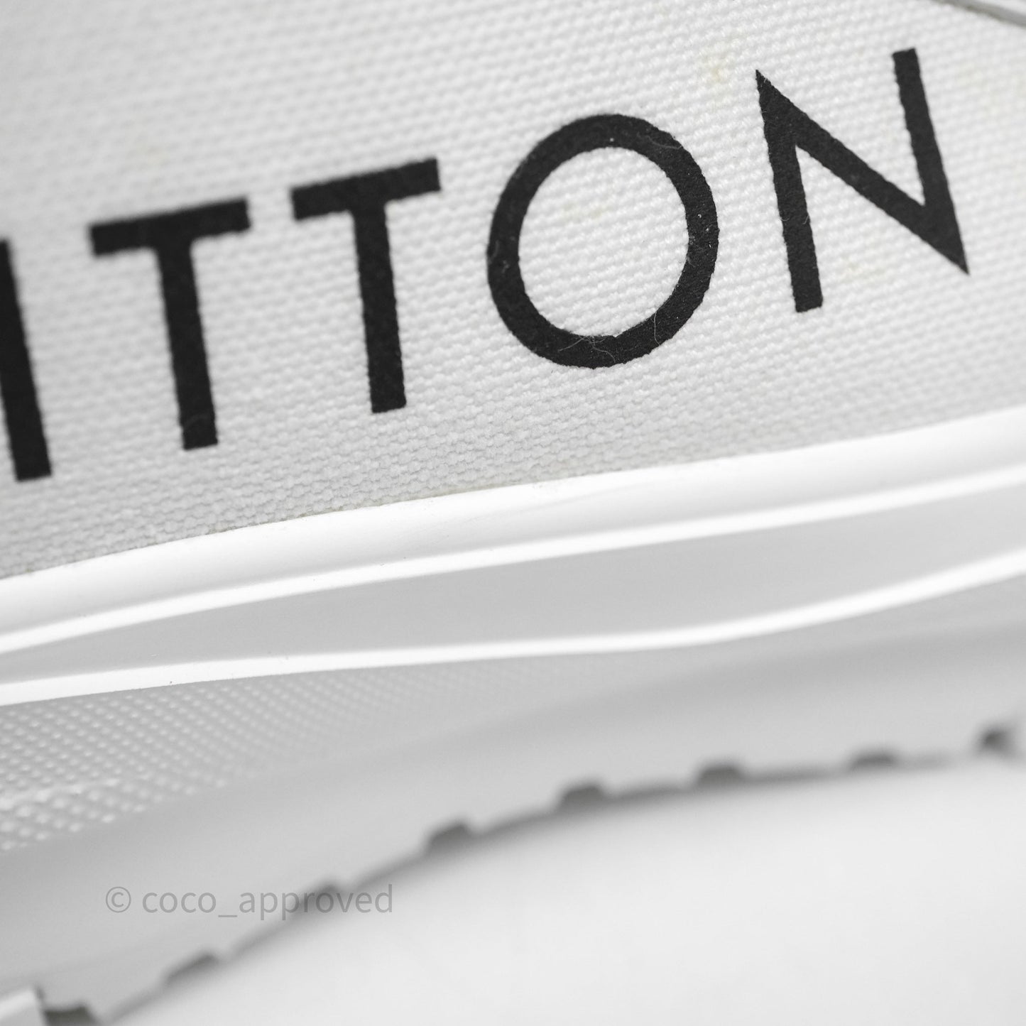 Louis Vuitton Logo Blanc Sneakers Size 38