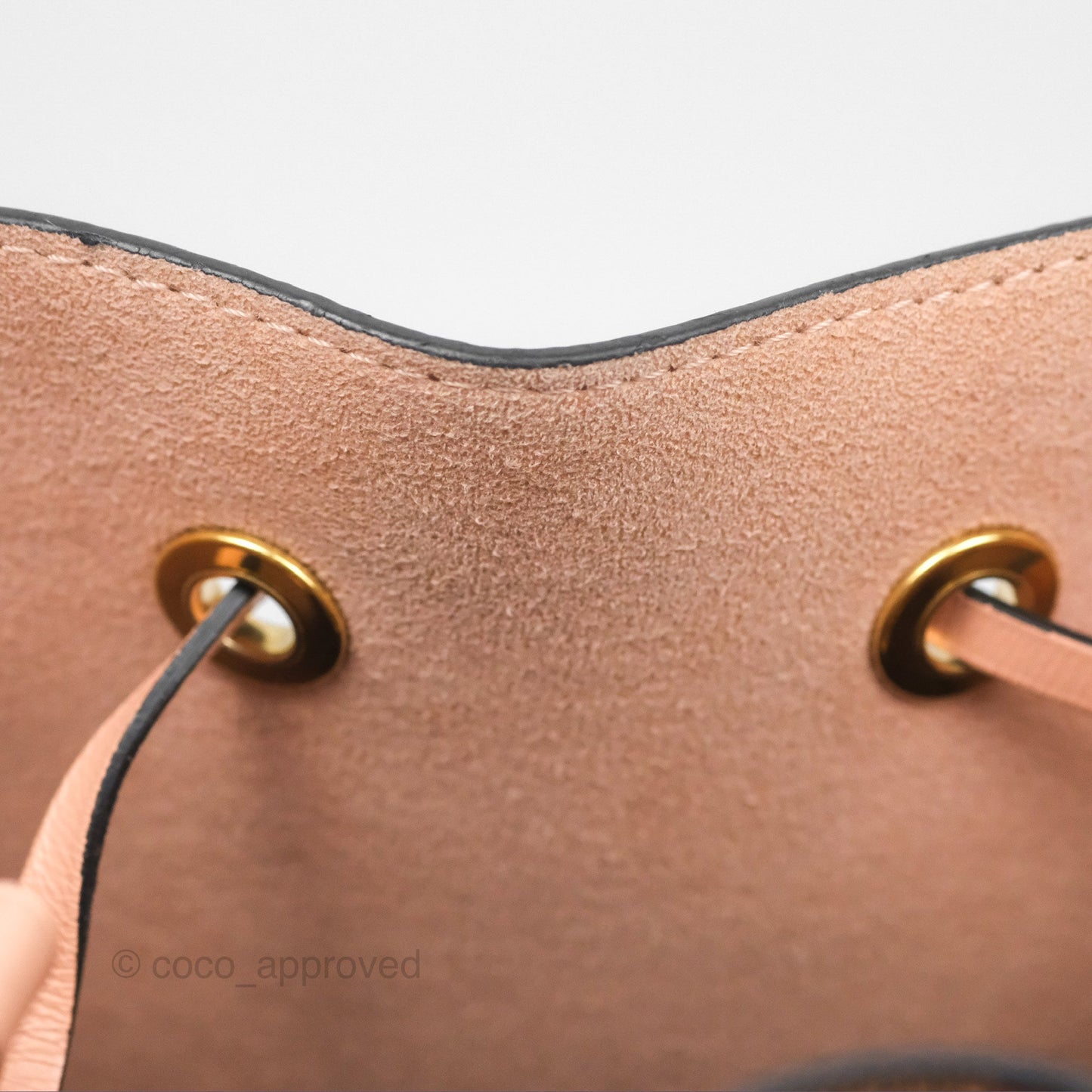 Louis Vuitton Neonoe Bucket Bag MM Monogram Canvas Rose Poudre