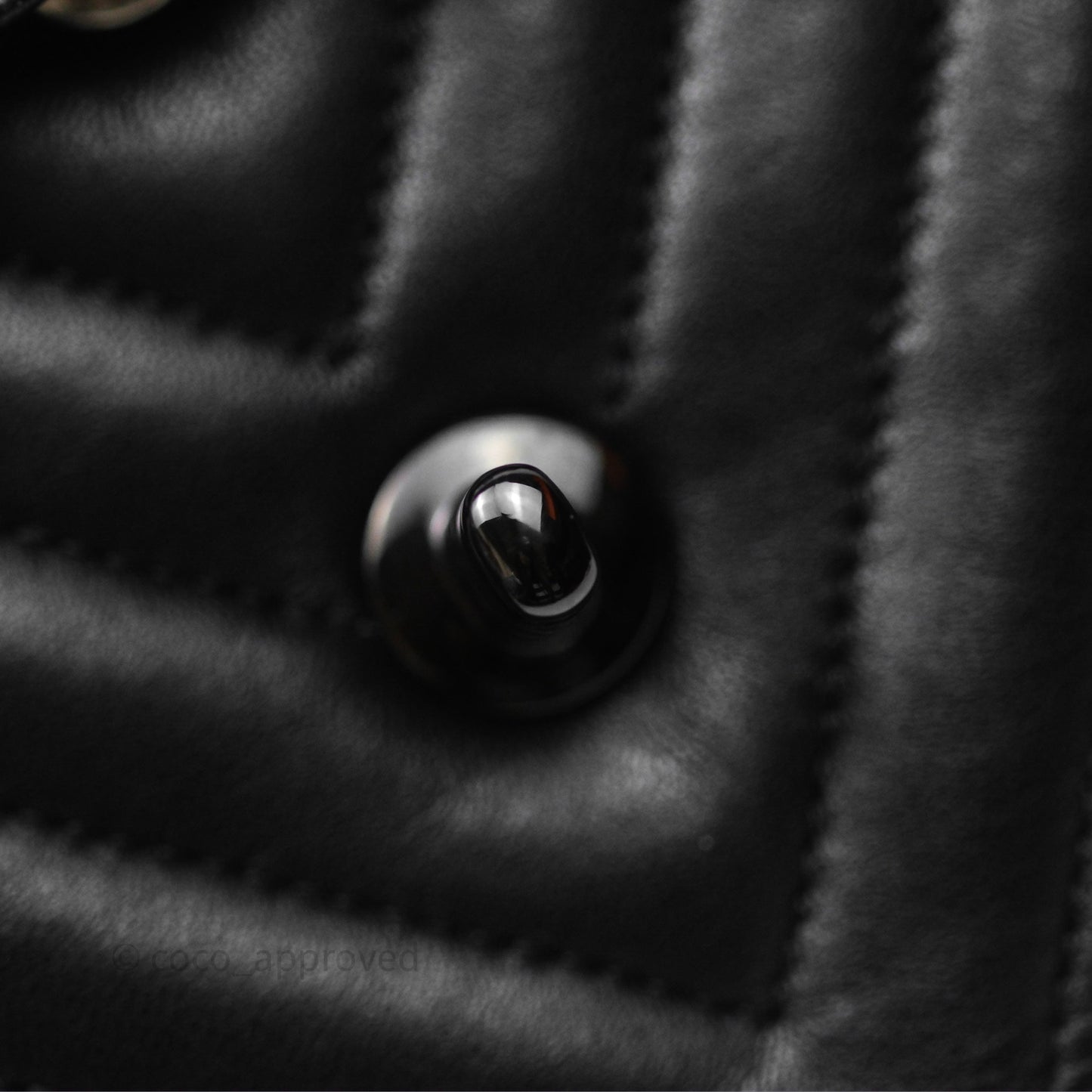Chanel Classic M/L Medium Flap Chevron Black Lambskin So Black Hardware