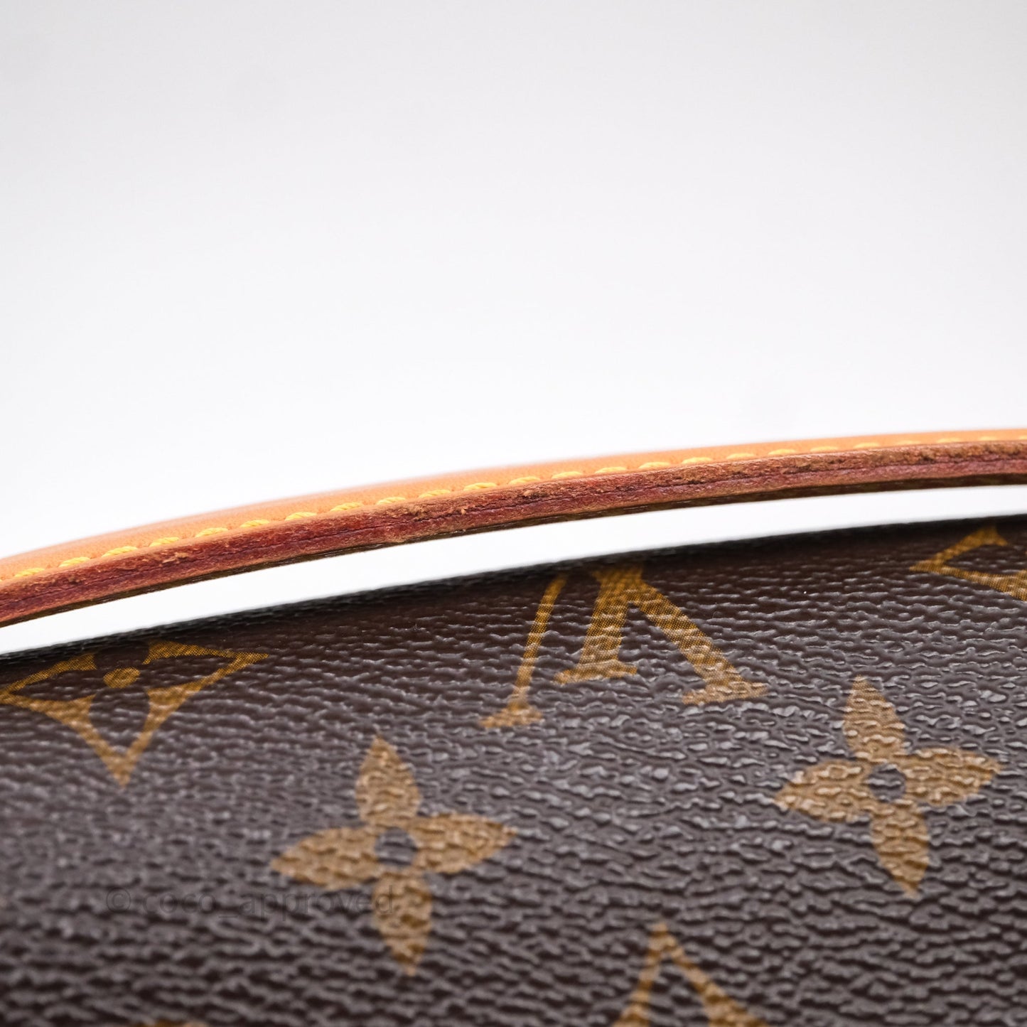 Louis Vuitton Pochette Metis Monogram Canvas