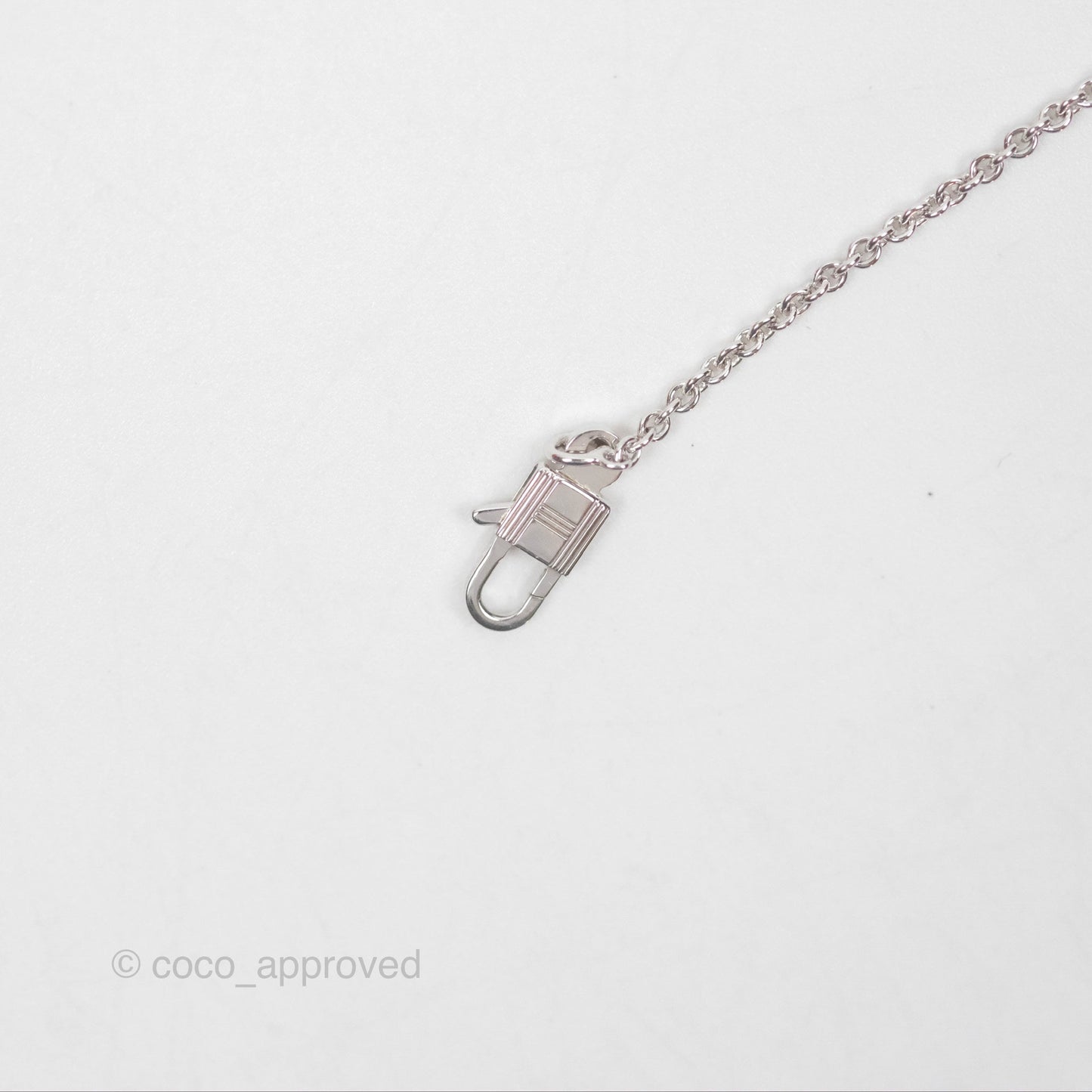 Hermès Kelly Amulettes Diamonds Pendant Necklace White Gold