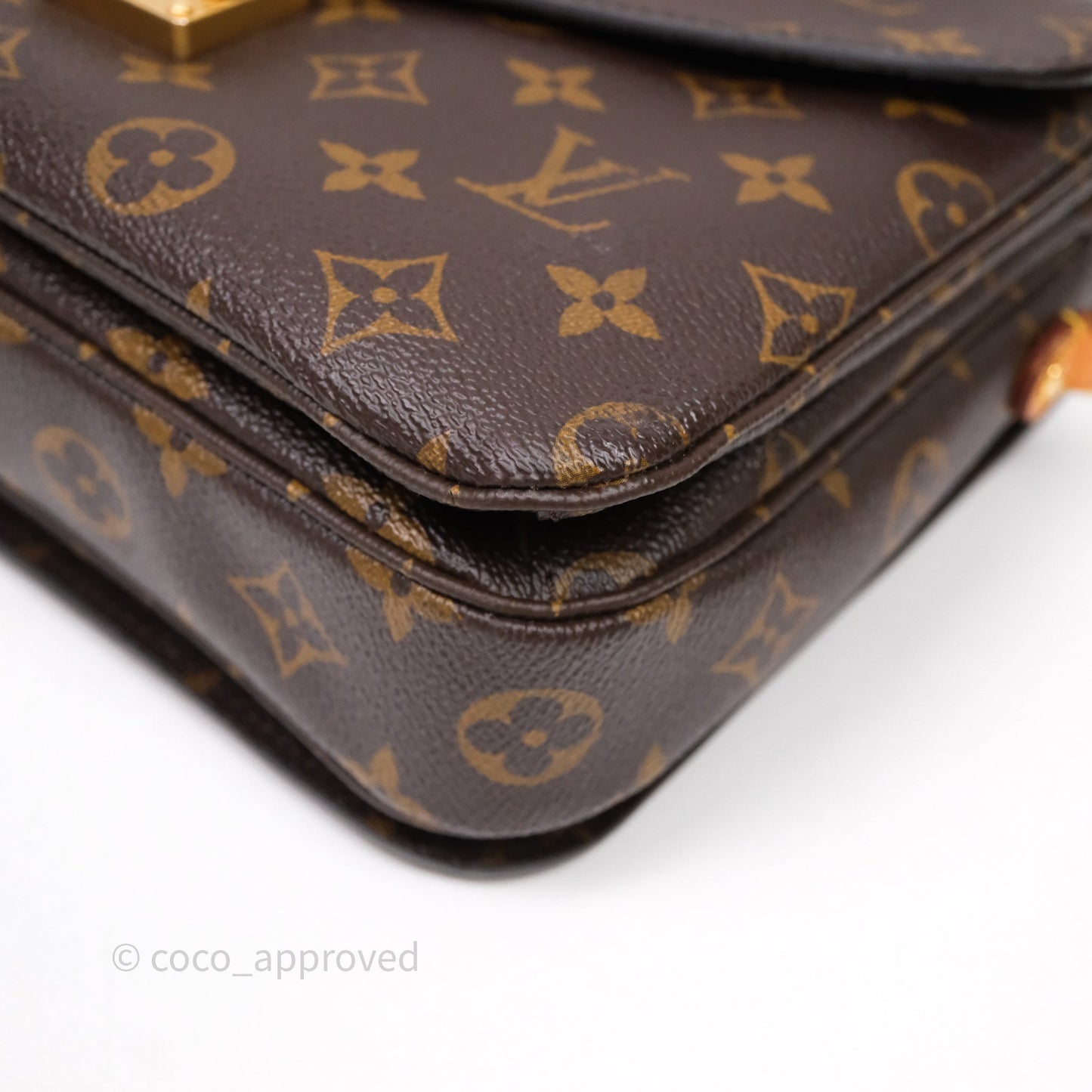 Louis Vuitton Pochette Metis Monogram Canvas