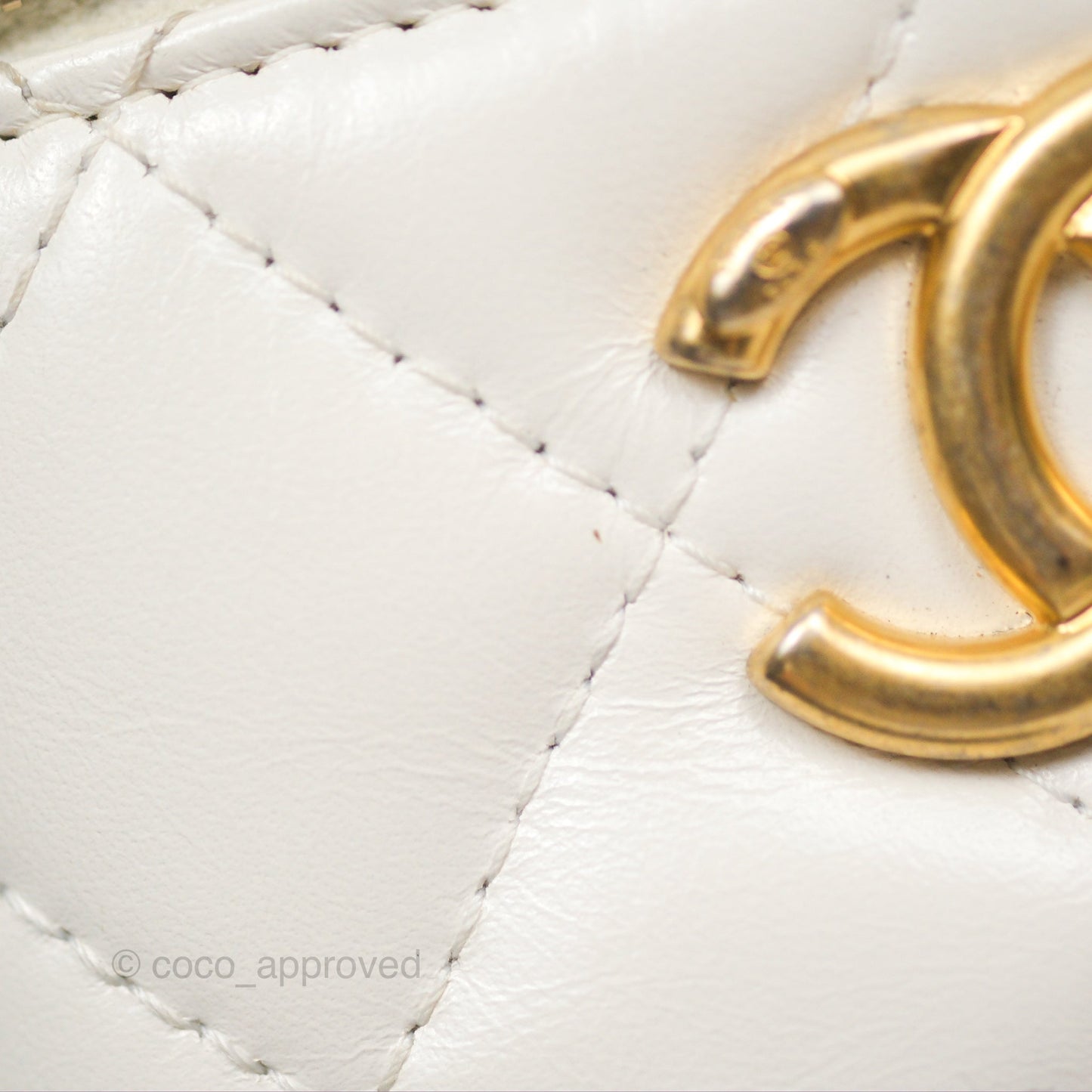 Chanel Quilted Mini Perfect Fit Vanity With Chain White Calfskin Aged Gold Hardware