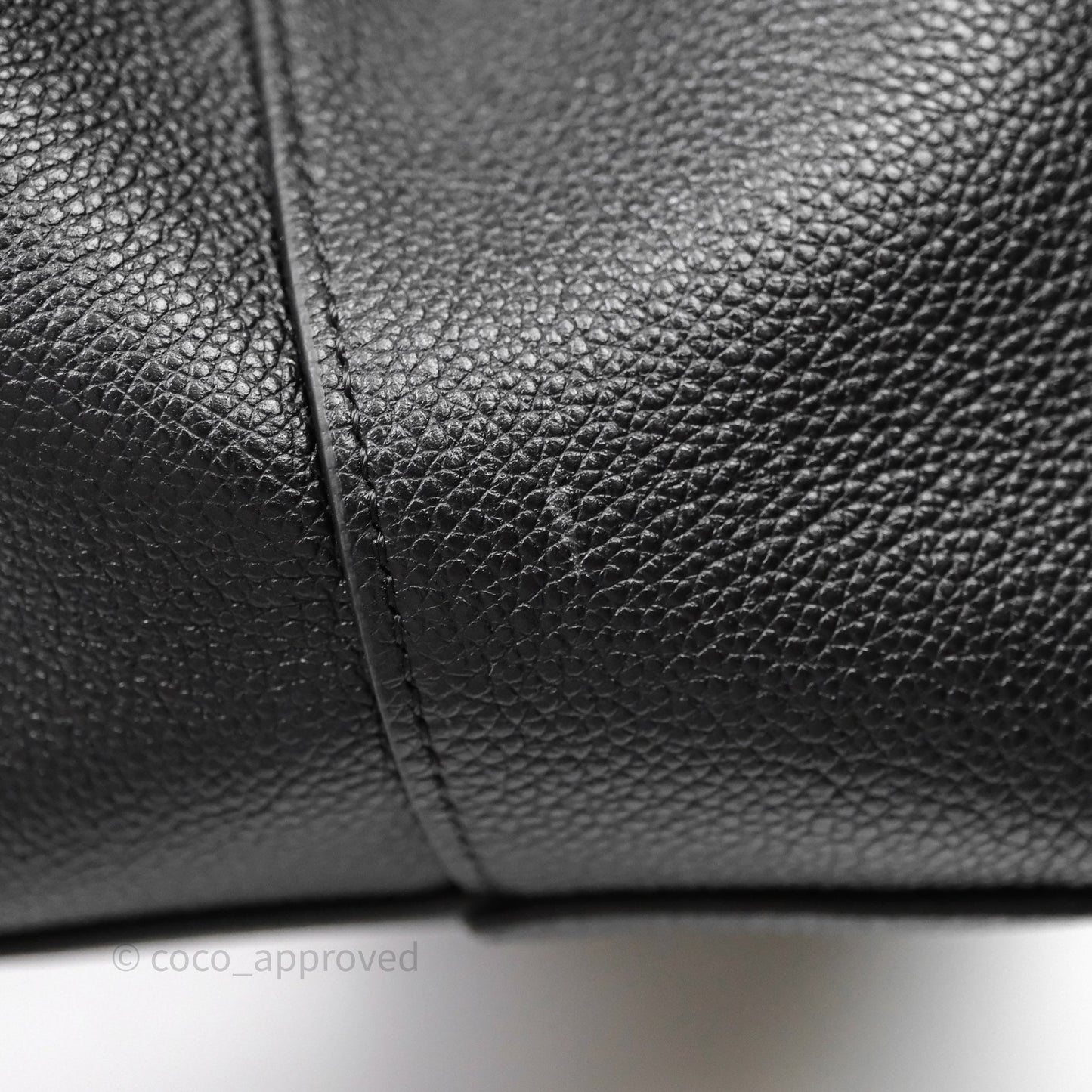 Celine Medium Cabas Anaïs Cuir Triomphe in Grained Calfskin Black