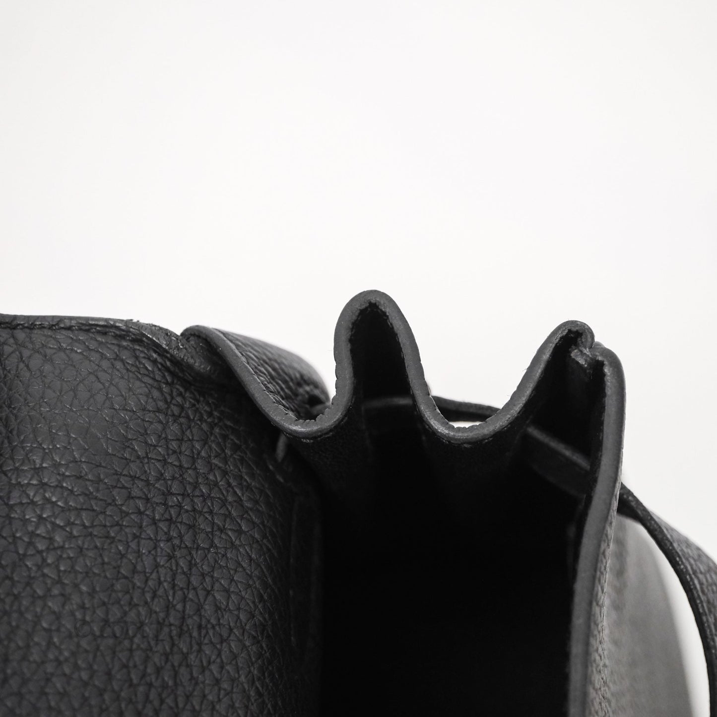 Hermès Kelly 28 Noir 89 Togo Gold Hardware