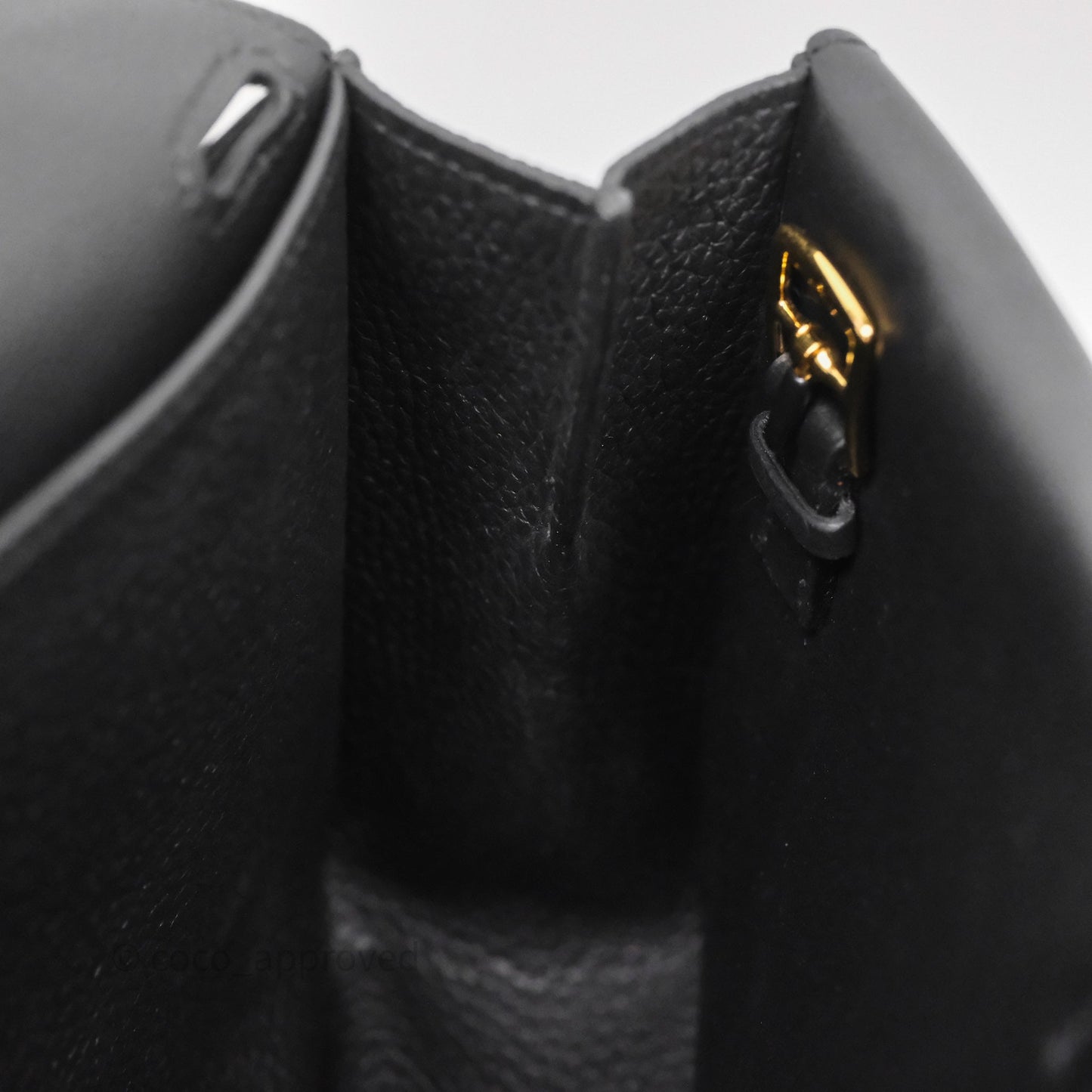 Hermès Halzan 25 Taurillon Clemence 89 Noir Gold Hardware