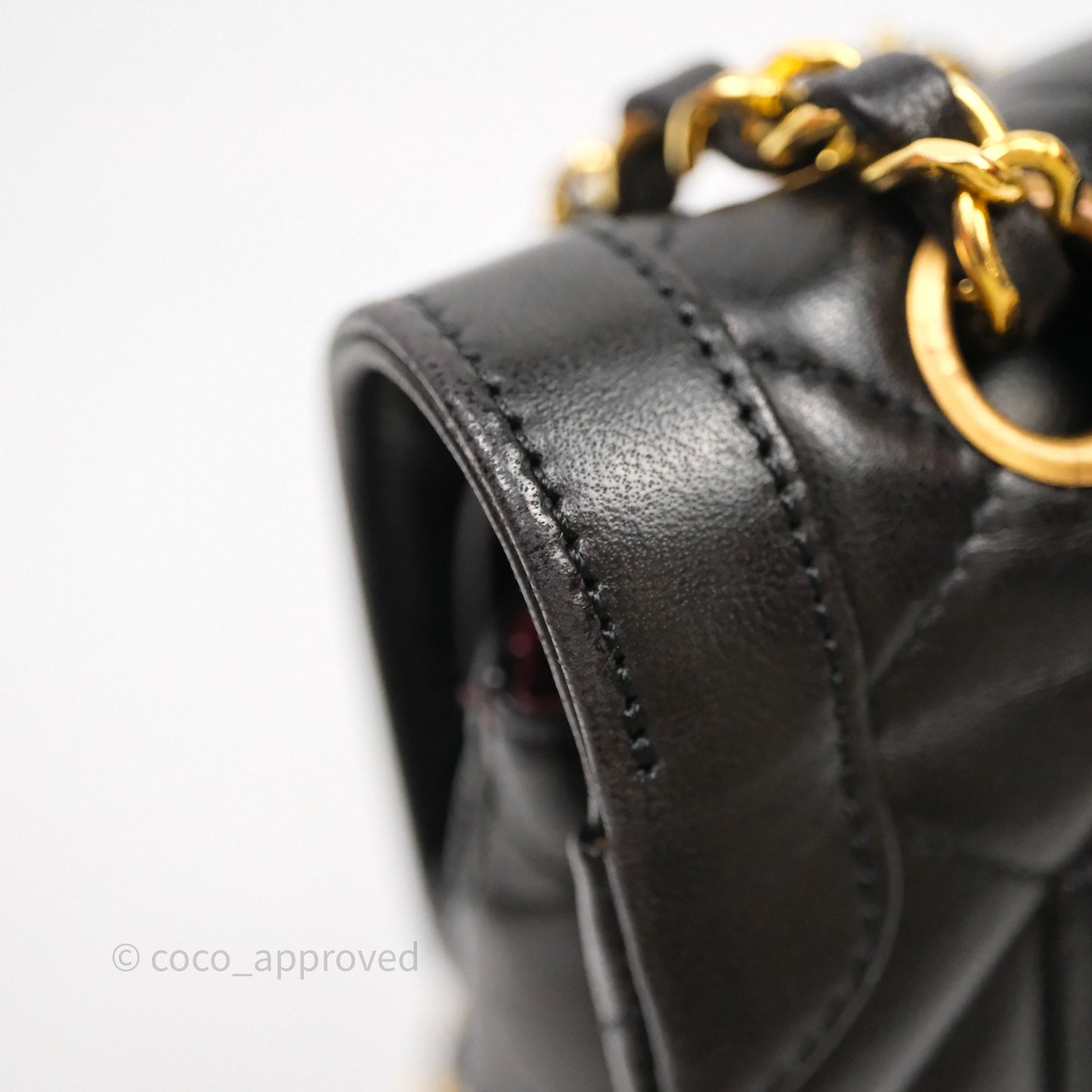 Chanel Quilted Vintage Flap Bag Lambskin Black 24K Gold Hardware