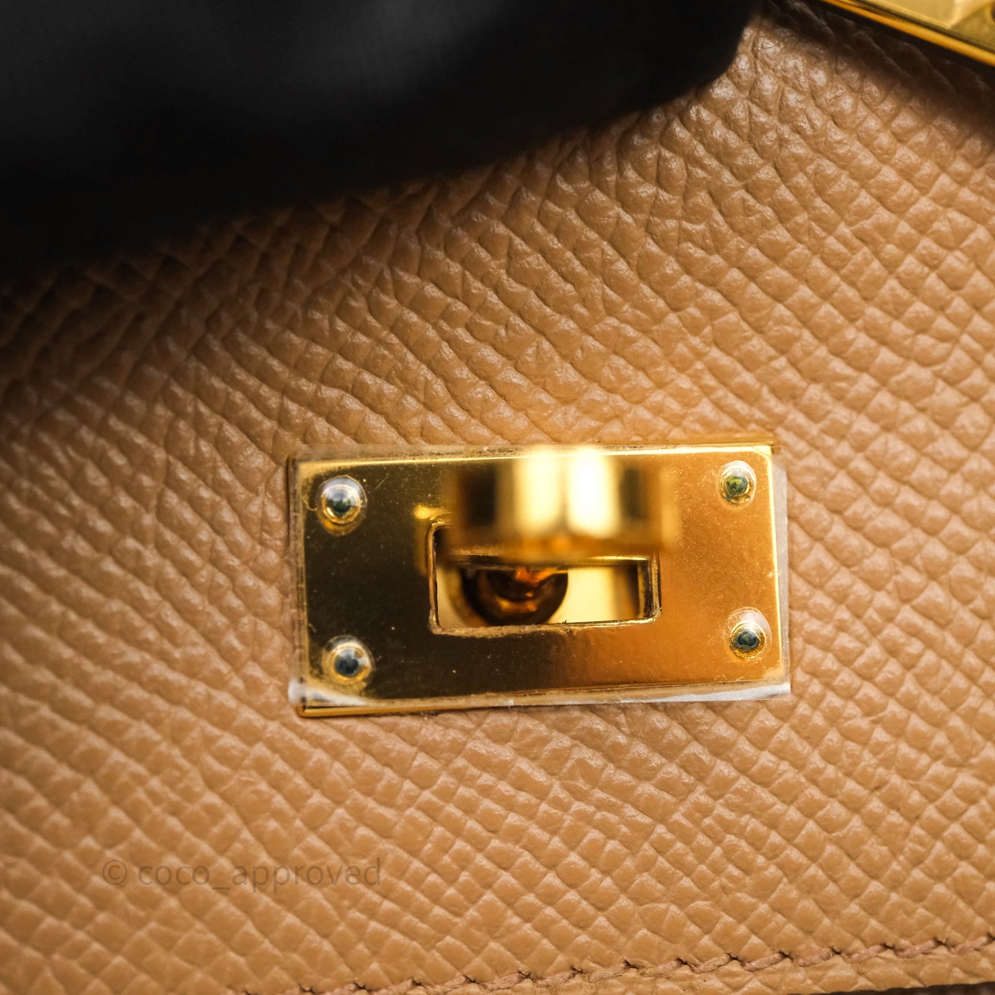 Hermès Kelly To Go Wallet Chai 0M Epsom Gold Hardware