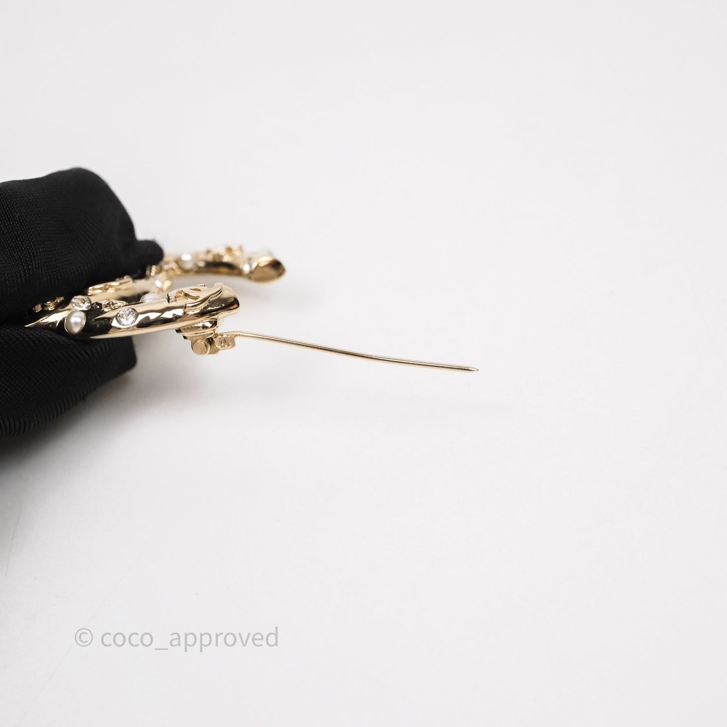 Chanel CC Flowers Brooch Gold Tone 22S