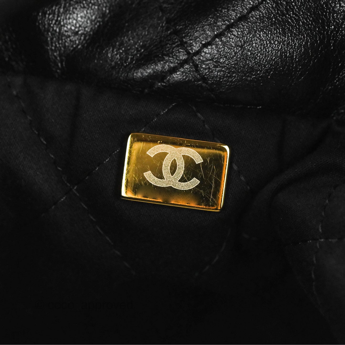 Chanel 22 Medium Black Shiny Calfskin Aged Gold Hardware