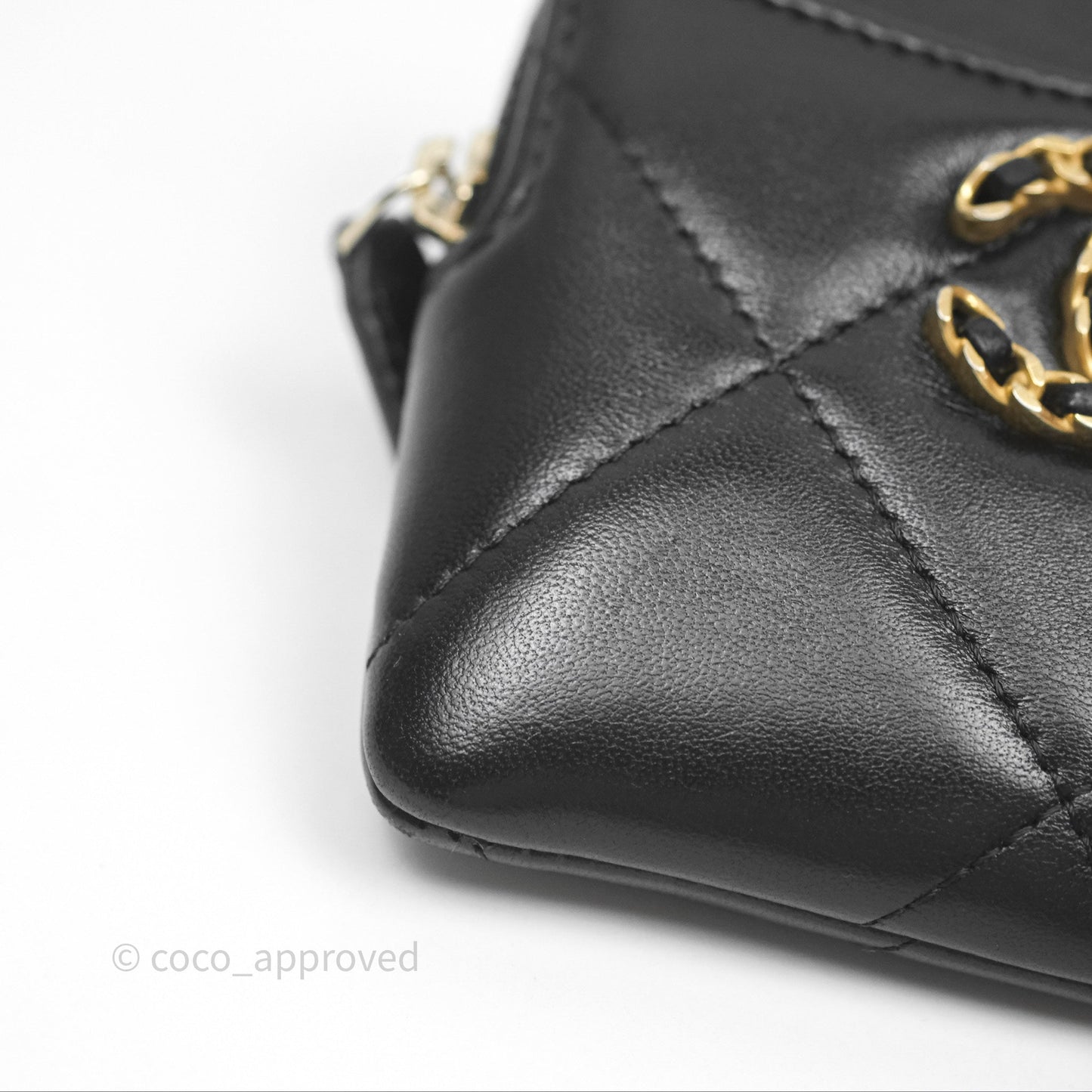 Chanel 19 Black Zipped Coin Purse Lambskin Gold Hardware