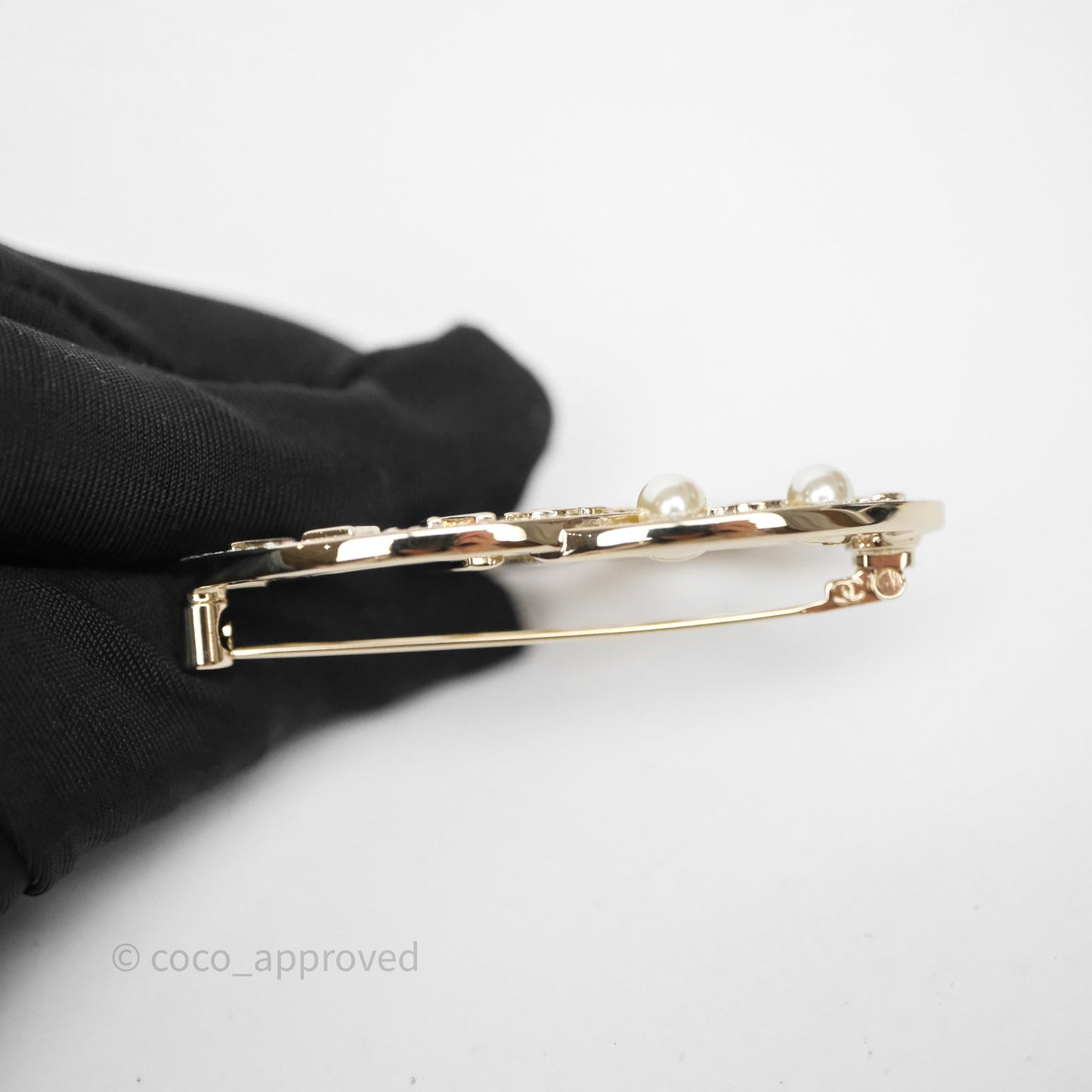 Chanel Crystal Pearl CC Logo Brooch Gold Tone 25V