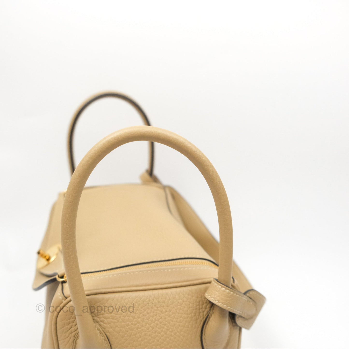Hermès Lindy 26 Trench Clemence Gold Hardware