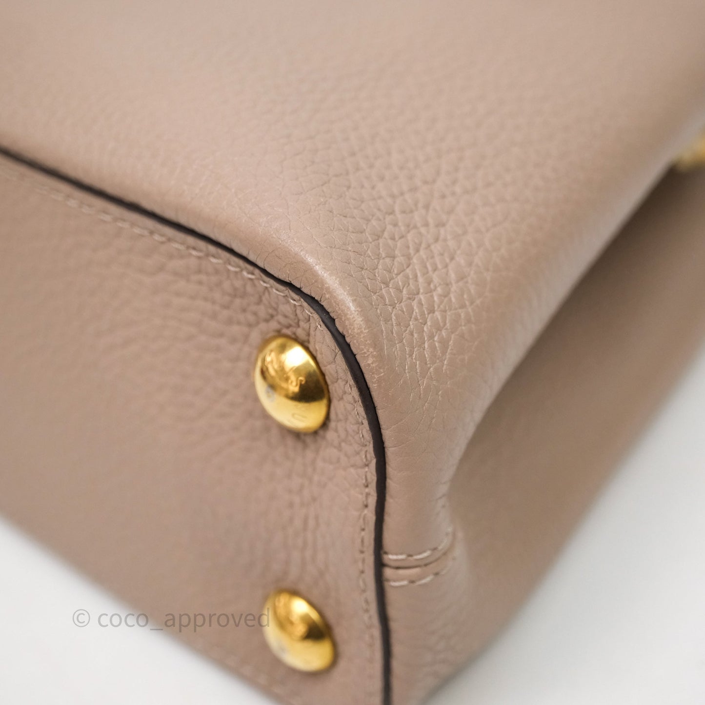 Louis Vuitton Taurillon Capucines BB Galet
