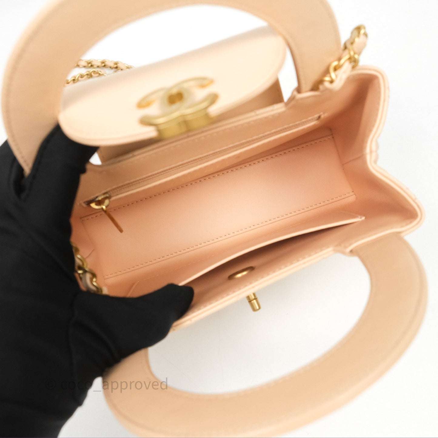 Chanel Kelly Bag Quilted Light Beige Shiny Crumpled Calfskin Aged Gold Hardware