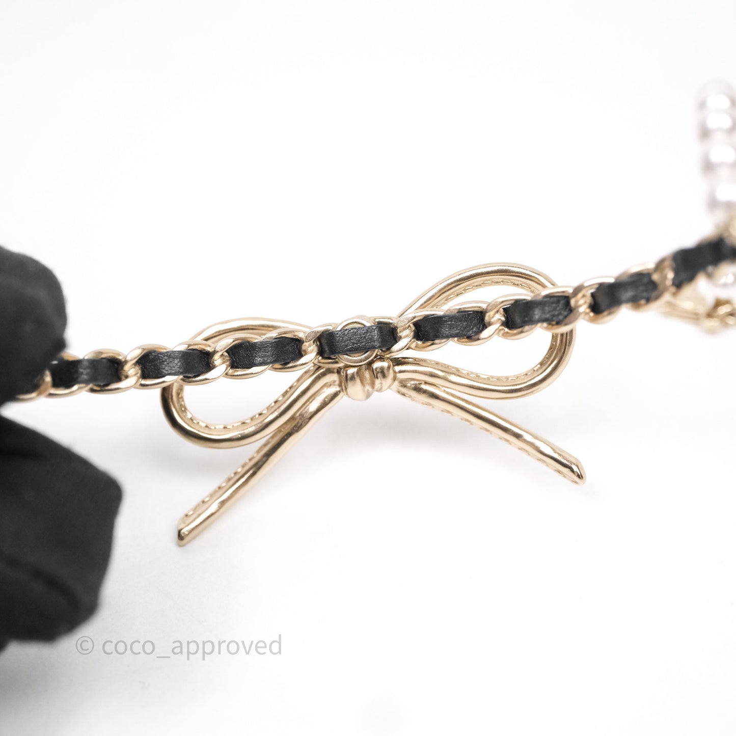 Chanel Ribbon Black Leather Pearl Chain Choker Gold Tone 22S