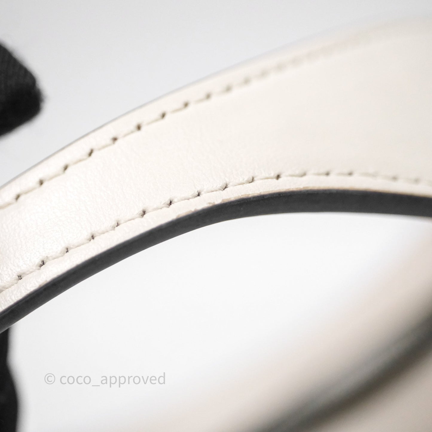 Gucci GG Marmont Half Moon-shaped Hobo Bag White
