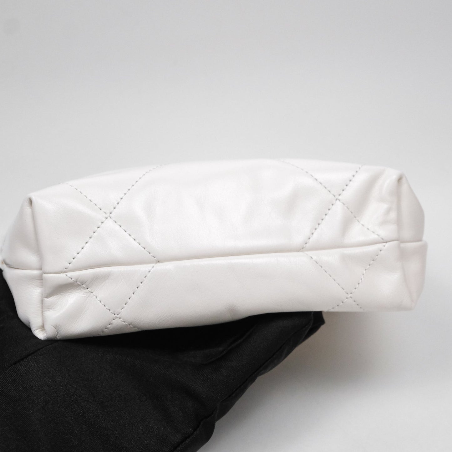 Chanel 22 Mini Bag White Shiny Crumpled Calfskin