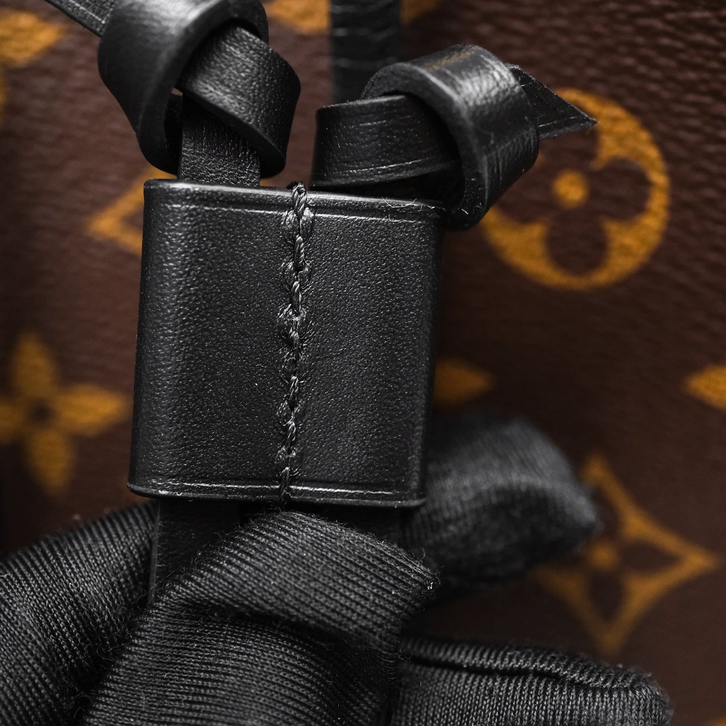 Louis Vuitton NéoNoé MM Black Monogram Canvas