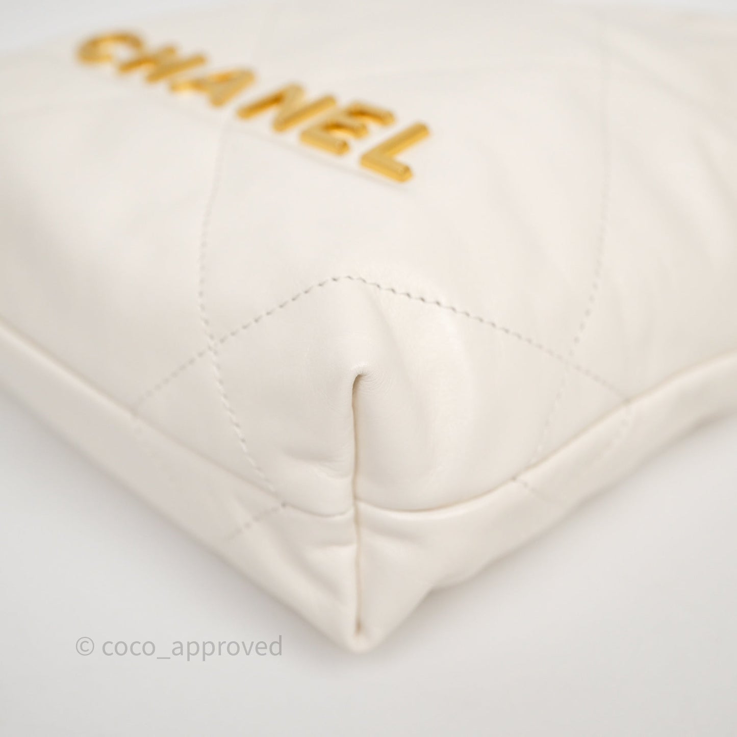Chanel 22 Mini Bag White Calfskin Aged Gold Hardware