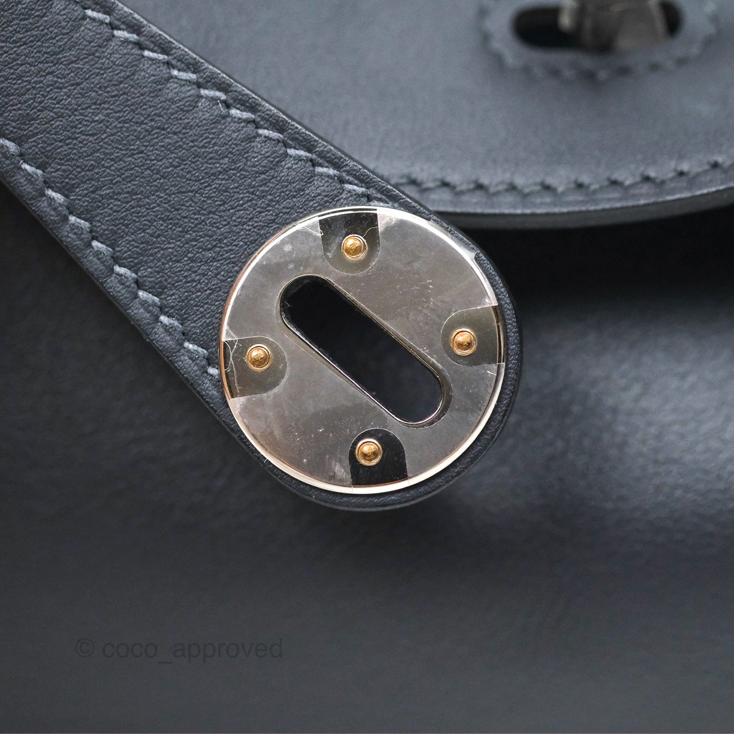 Hermès Lindy 26 Caban/Bleu Frida Swift Palladium Hardware