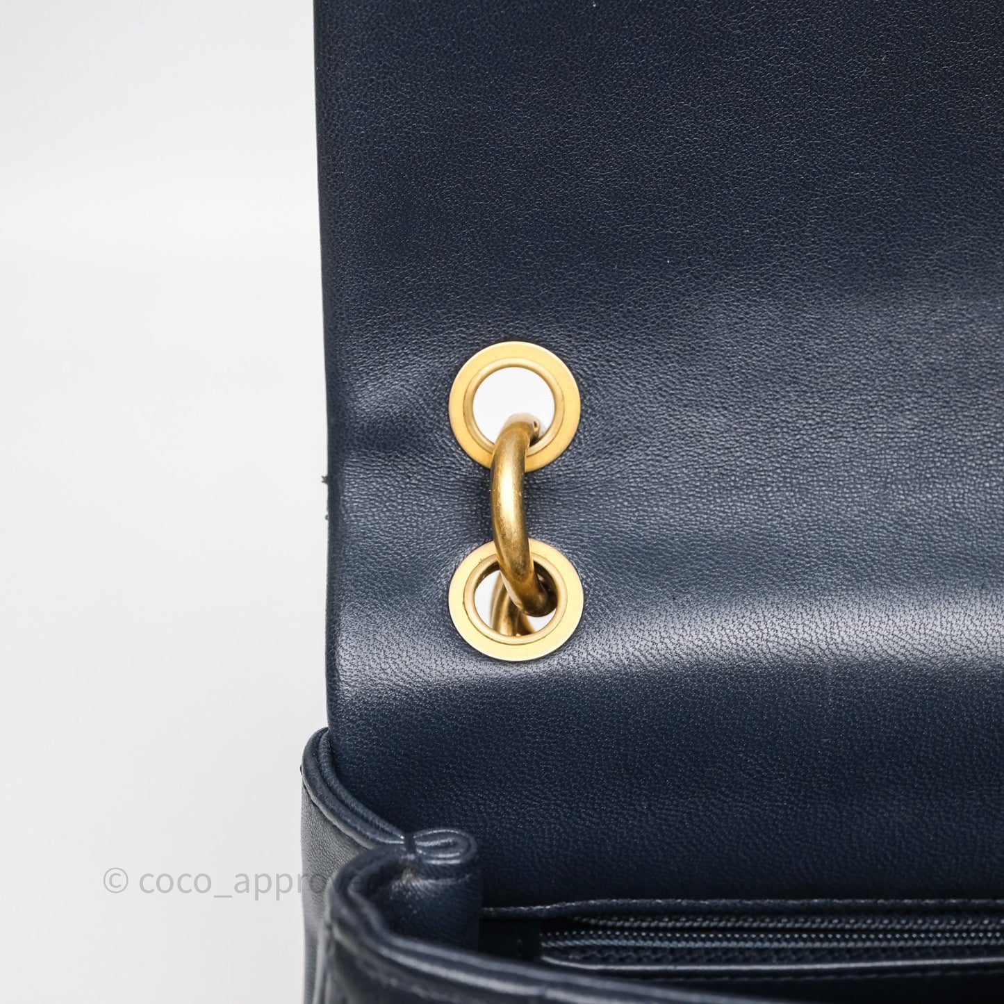 Chanel Quilted Entwined Chain Bag Navy Lambskin Aged Gold Hardware 21P