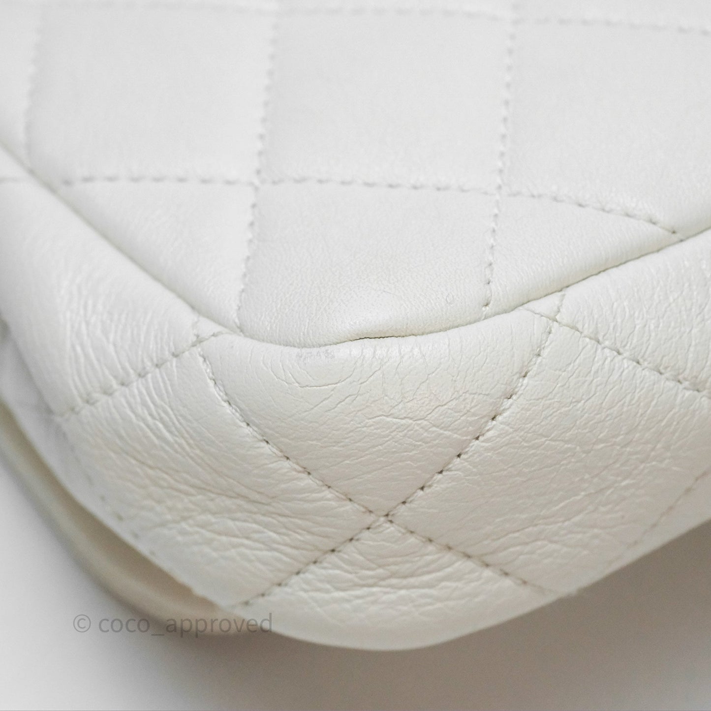 Chanel Quilted Pearl Flap Bag White Shiny Crumpled Calfskin Aged Gold Hardware 22C