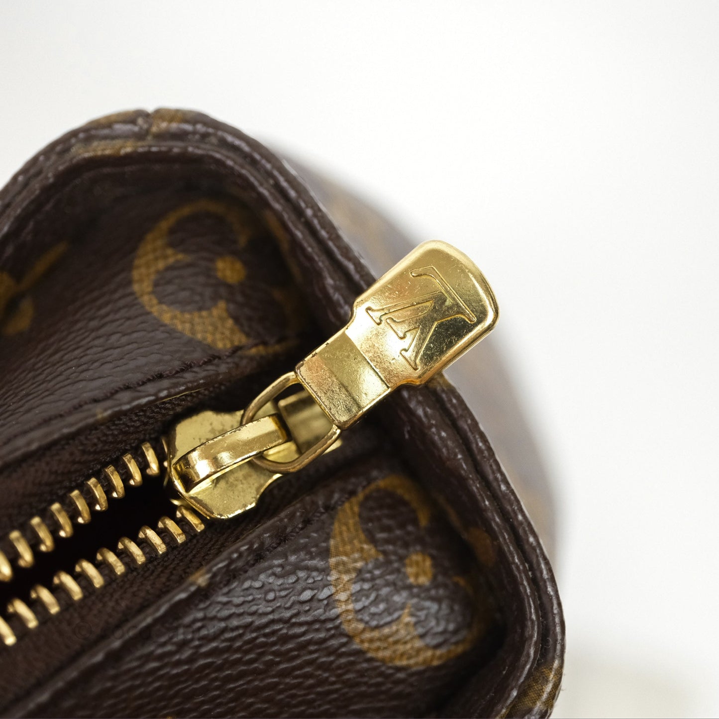 Louis Vuitton Multipli-Cite Tote Monogram Canvas