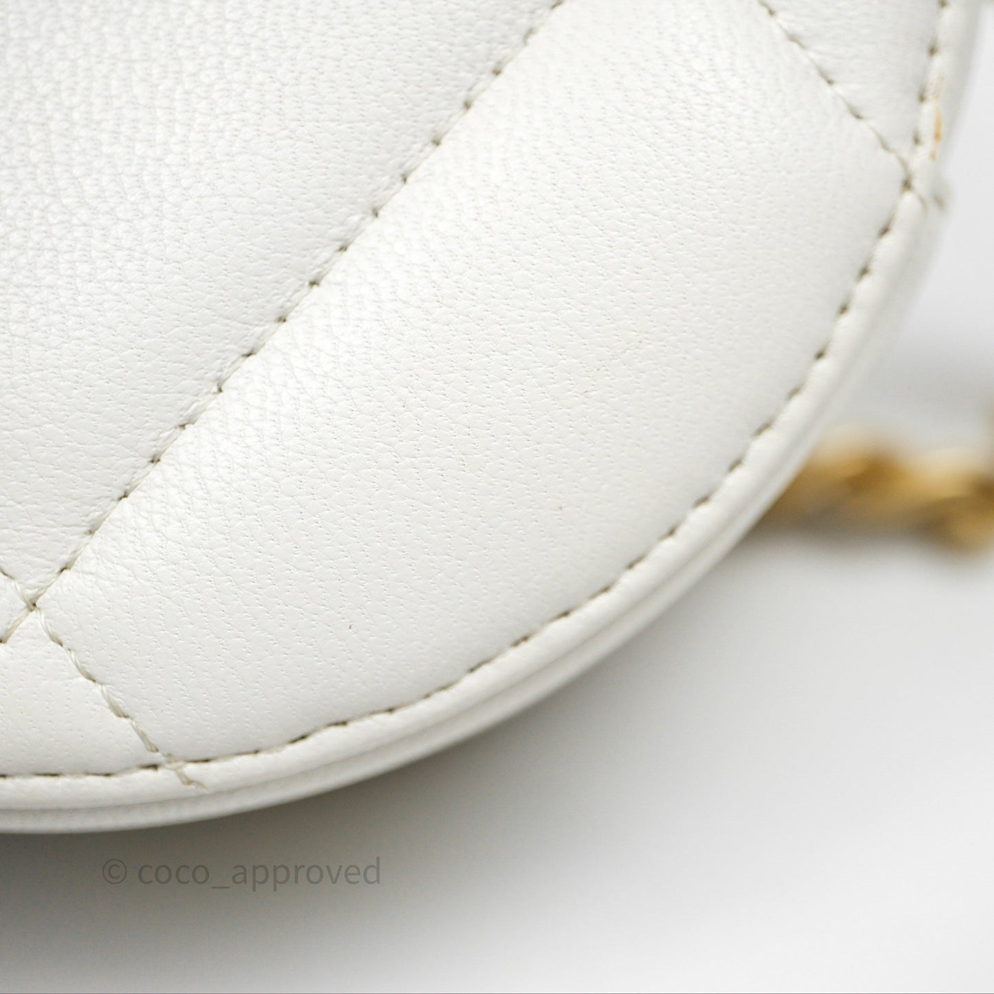 Chanel 19 Round Clutch With Chain White Calfskin Mixed Hardware
