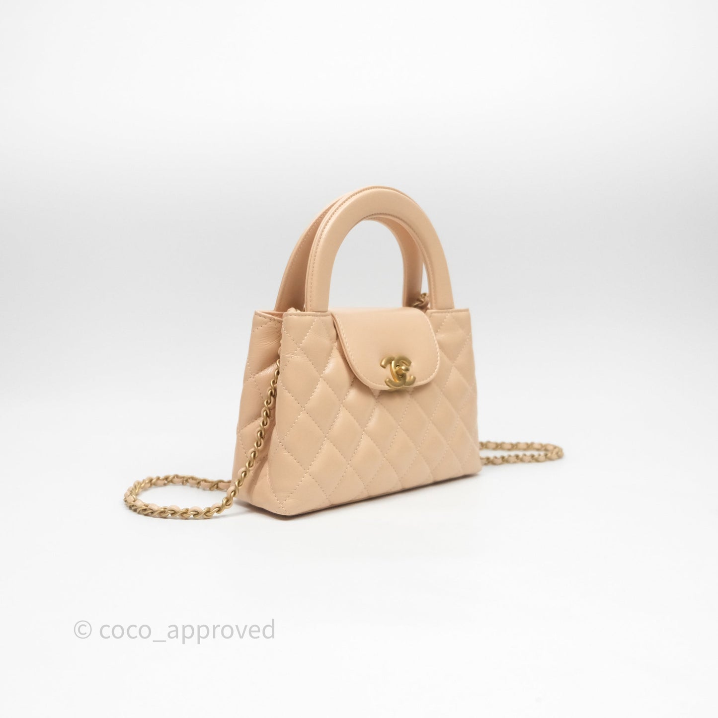 Chanel Kelly Bag Quilted Light Beige Shiny Crumpled Calfskin Aged Gold Hardware