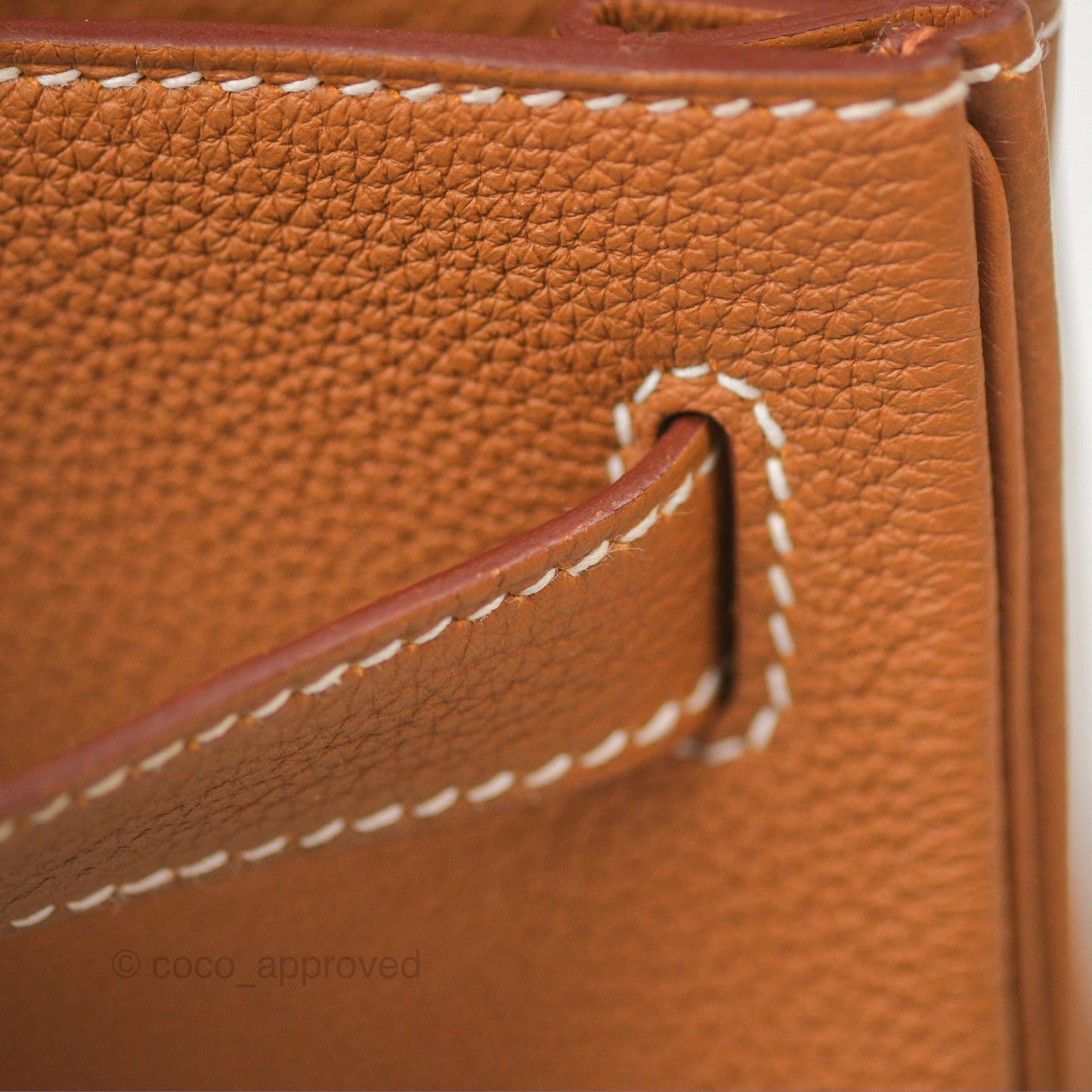 Hermès Retourne Kelly 28 Gold Togo Gold Hardware