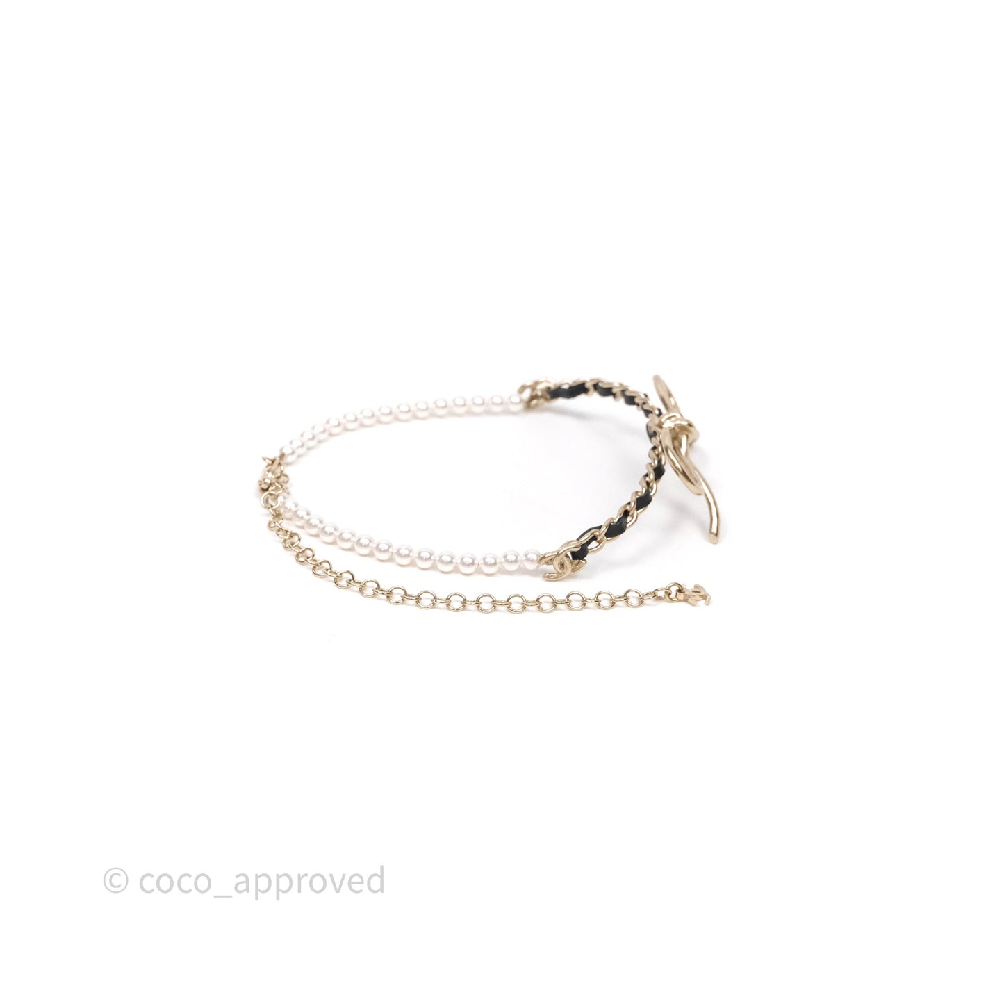 Chanel Ribbon Black Leather Pearl Chain Choker Gold Tone 22S