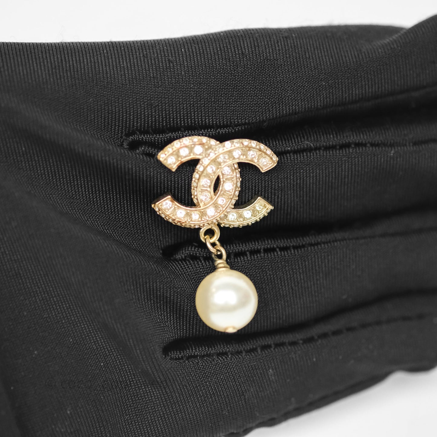 Chanel Crystal CC Pearl Drop Earrings Gold Tone 19V