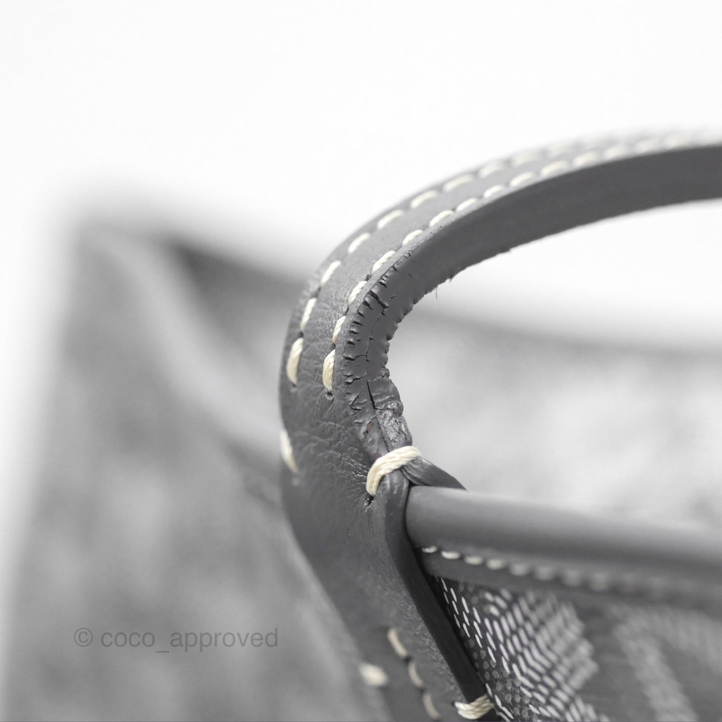 Goyard St Artois Tote MM ⁣⁣⁣⁣⁣⁣⁣⁣⁣⁣⁣⁣⁣⁣⁣⁣⁣⁣⁣⁣Grey Canvas