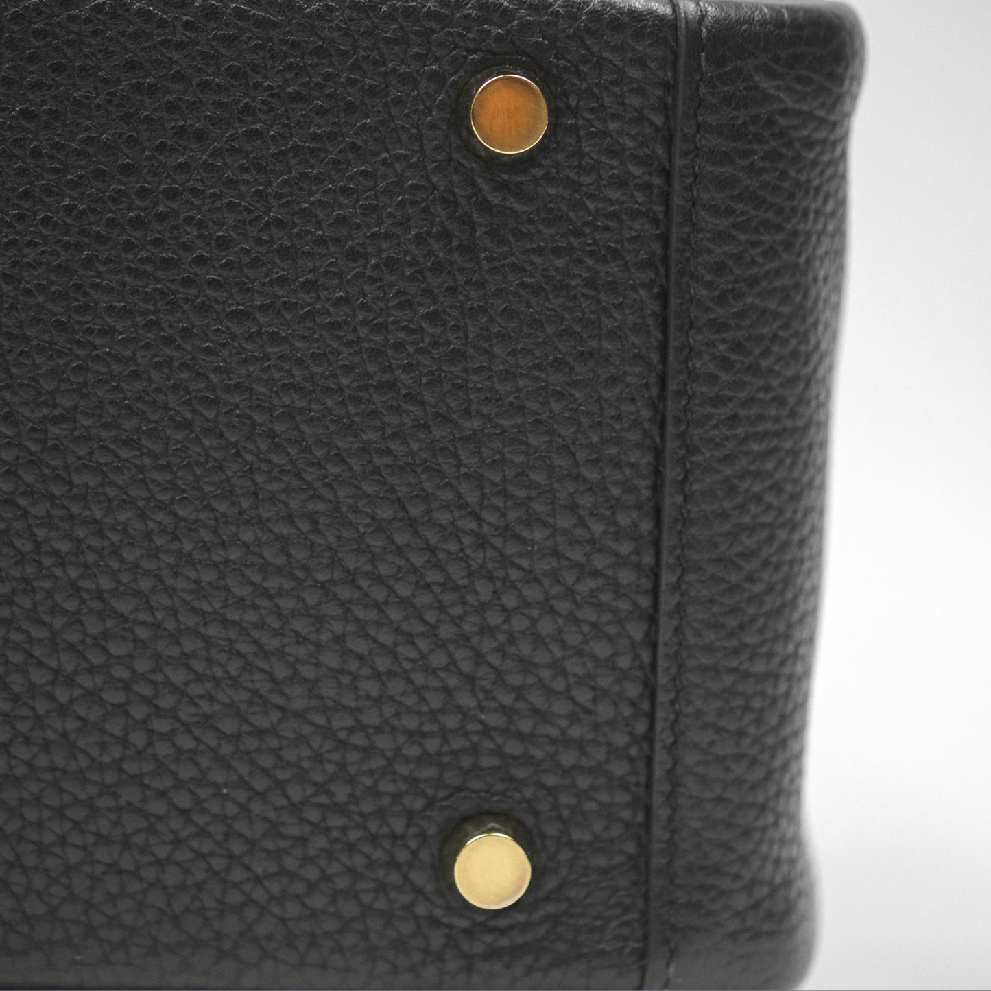 Hermès Lindy 26 Black Clemence Gold Hardware