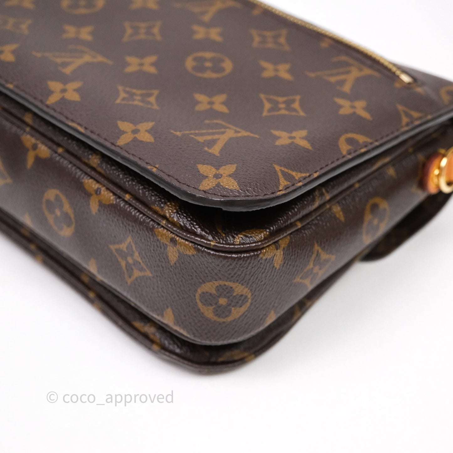 Louis Vuitton Pochette Metis Monogram Canvas