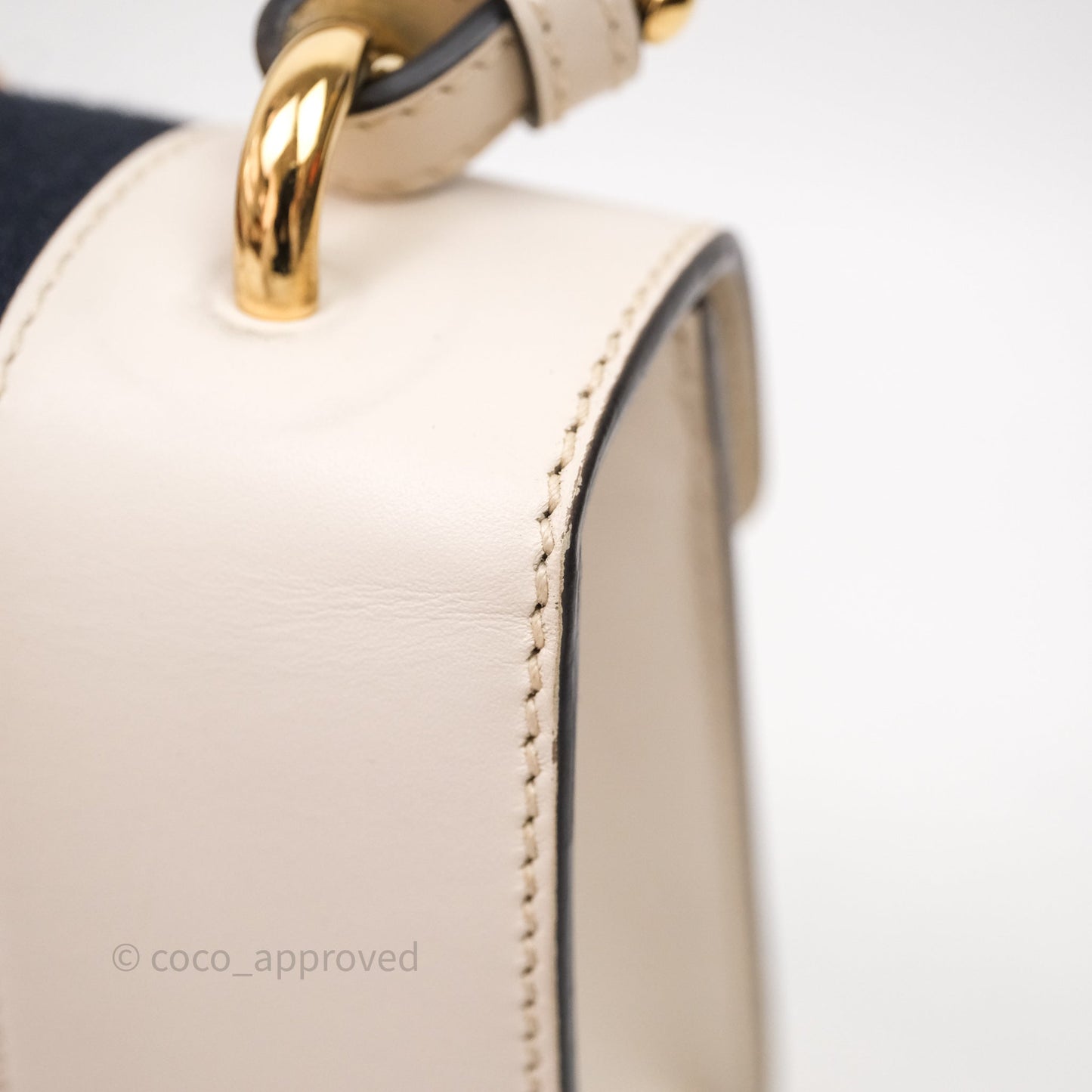 Gucci Mini Sylvie Top Handle White Calfskin Shoulder Bag⁣ ⁣⁣⁣⁣⁣⁣⁣⁣⁣⁣⁣⁣⁣⁣⁣⁣With Strap