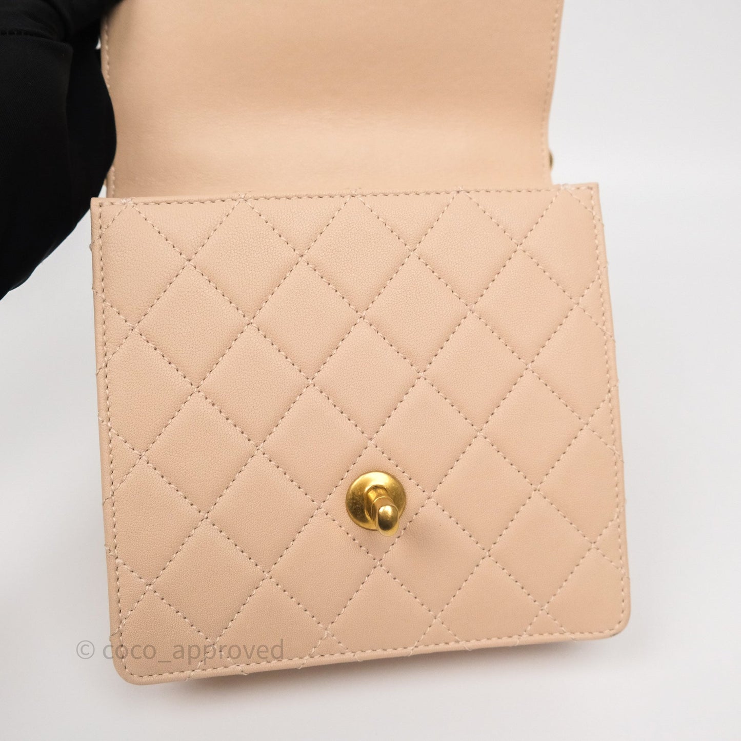 Chanel Chic Pearls Flap Quilted Beige Pink Goatskin Aged Gold Hardware